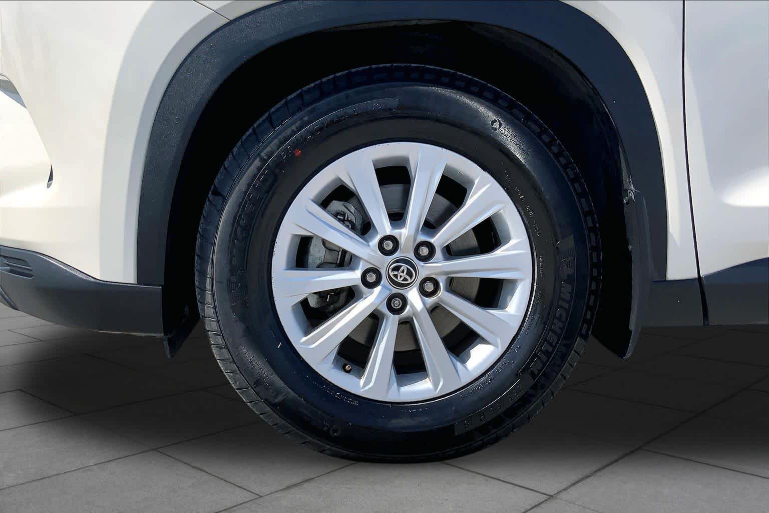 2024 Toyota Grand Highlander XLE Coastal Cream at Group 1 Toyota Southwest