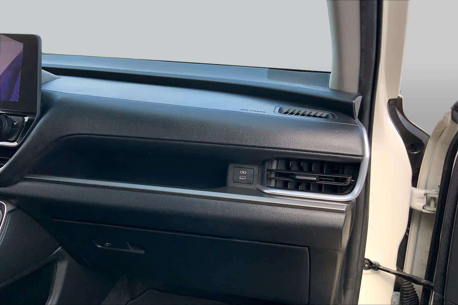2024 Toyota Grand Highlander XLE Coastal Cream at Group 1 Toyota Southwest