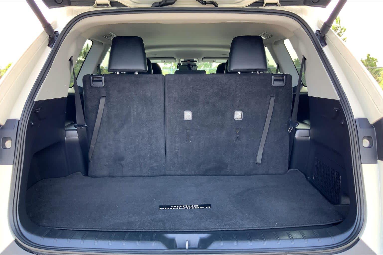 2024 Toyota Grand Highlander XLE Coastal Cream at Group 1 Toyota Southwest