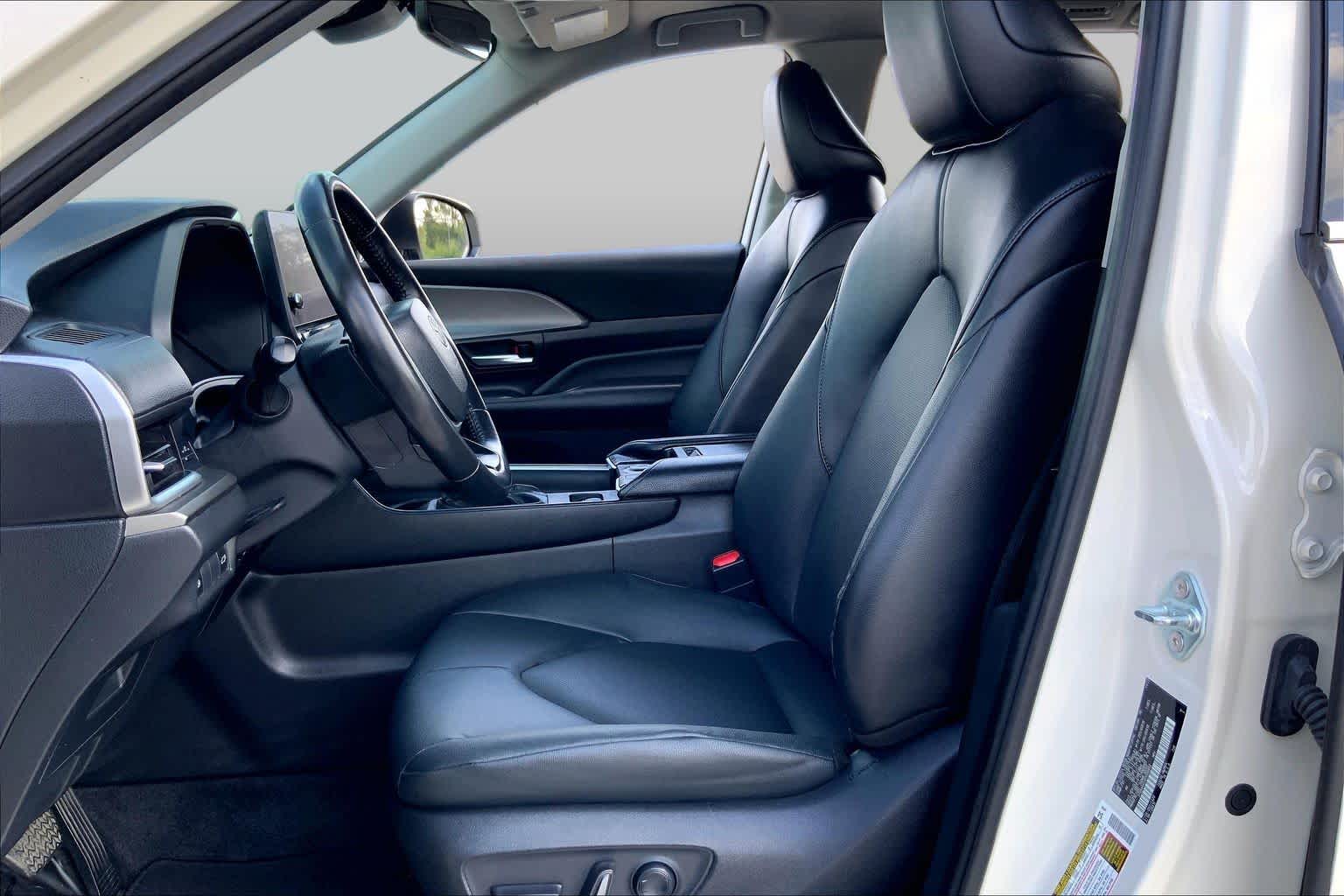 2024 Toyota Grand Highlander XLE Coastal Cream at Group 1 Toyota Southwest
