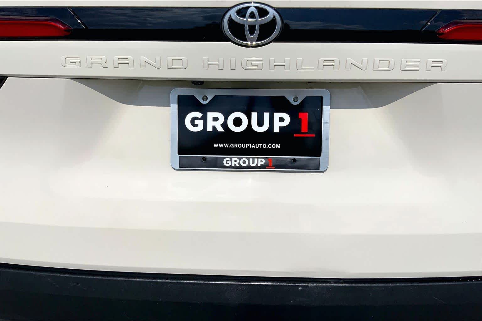 2024 Toyota Grand Highlander XLE Coastal Cream at Group 1 Toyota Southwest