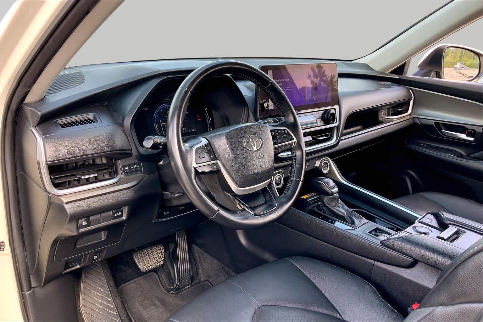 2024 Toyota Grand Highlander XLE Coastal Cream at Group 1 Toyota Southwest