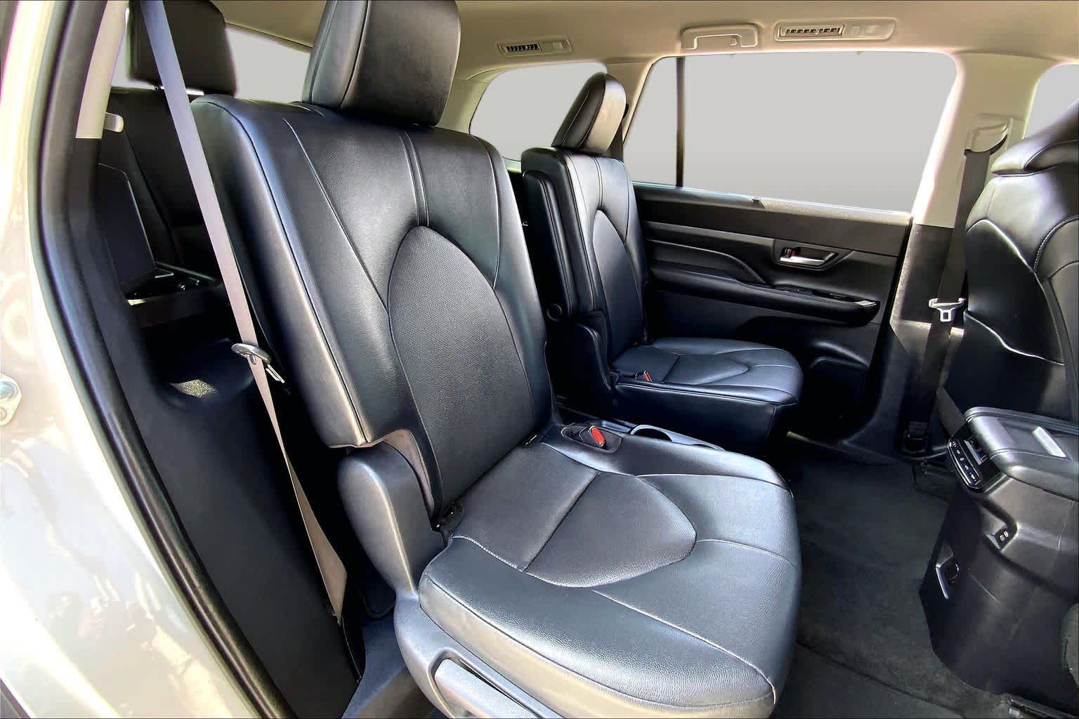 2024 Toyota Grand Highlander XLE Coastal Cream at Group 1 Toyota Southwest