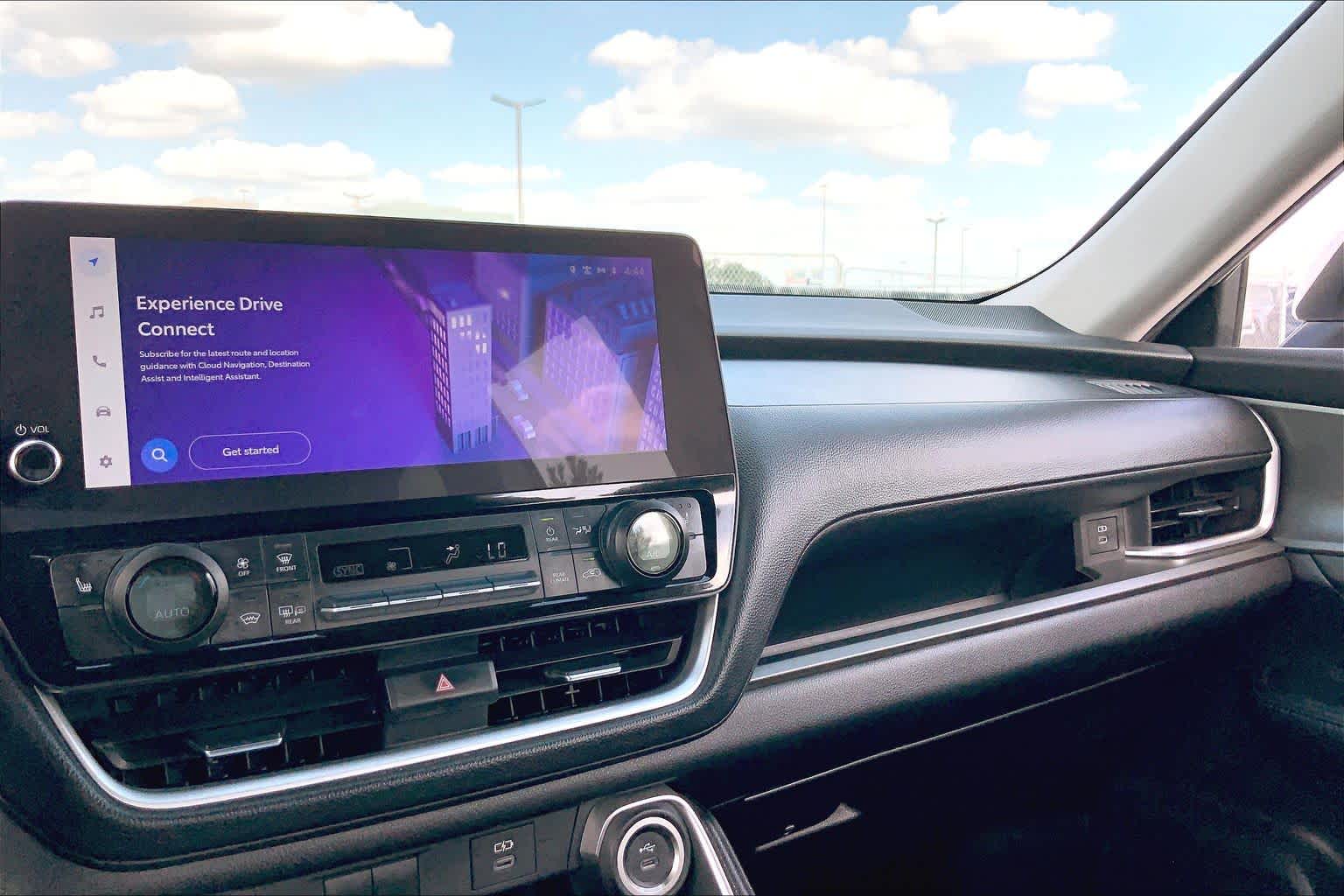 2024 Toyota Grand Highlander XLE Coastal Cream at Group 1 Toyota Southwest