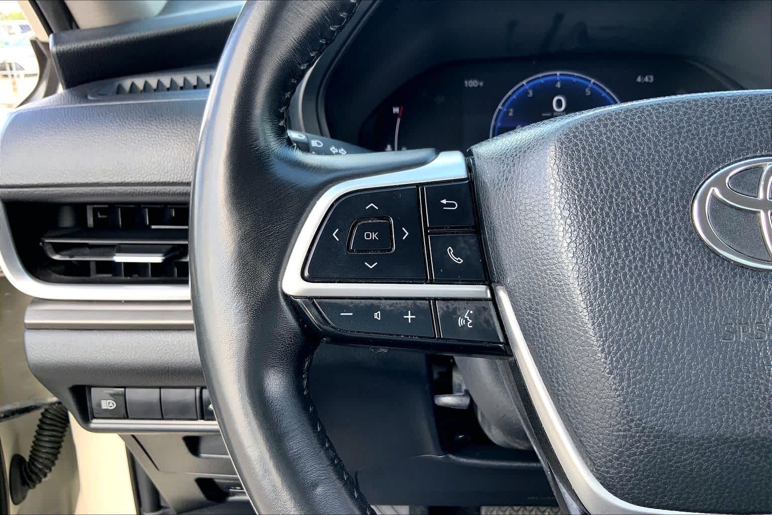 2024 Toyota Grand Highlander XLE Coastal Cream at Group 1 Toyota Southwest