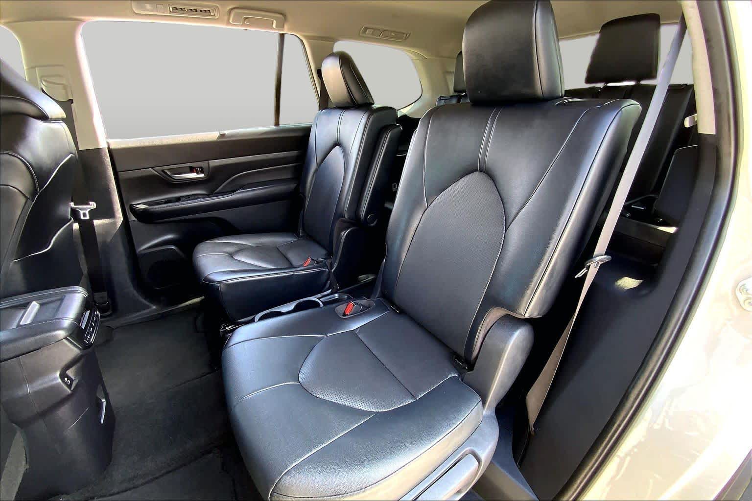 2024 Toyota Grand Highlander XLE Coastal Cream at Group 1 Toyota Southwest