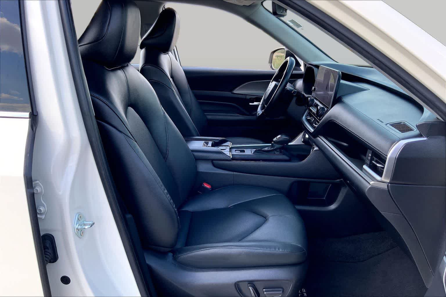 2024 Toyota Grand Highlander XLE Coastal Cream at Mac Haik Ford