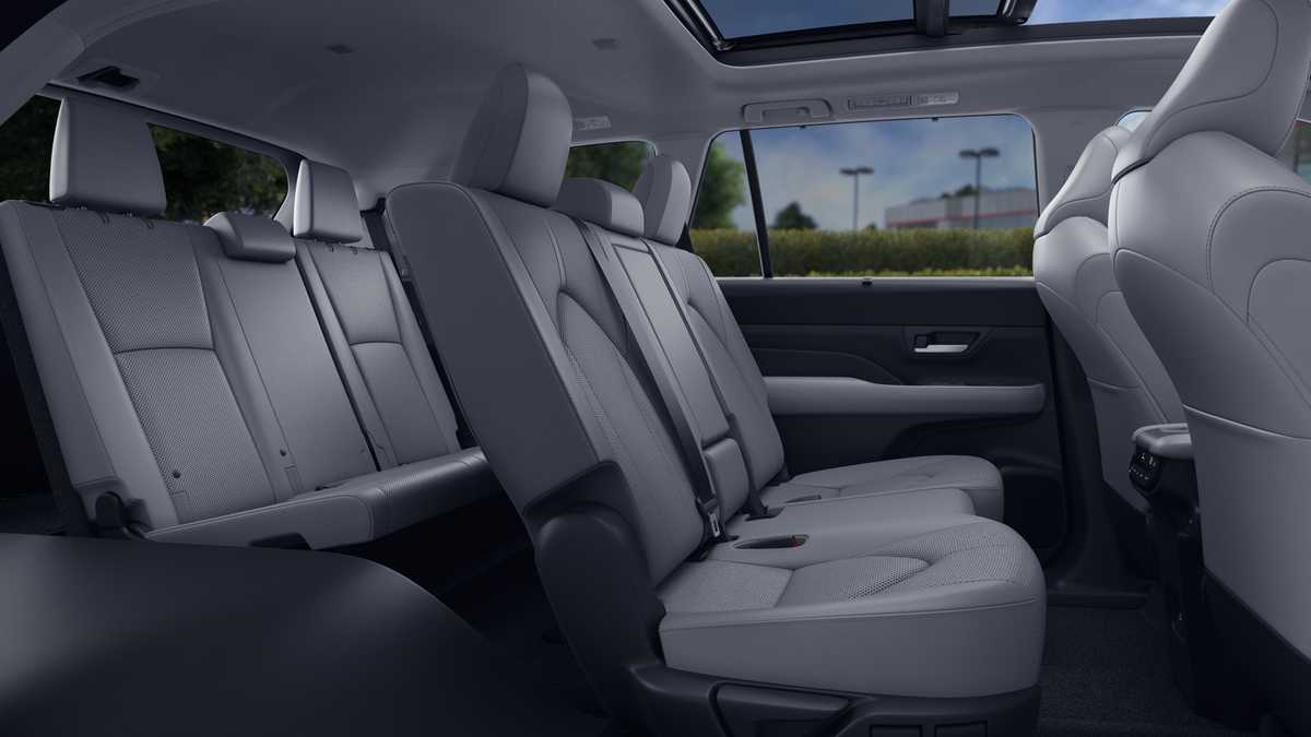 2026 Toyota Grand Highlander photo 26 of 27