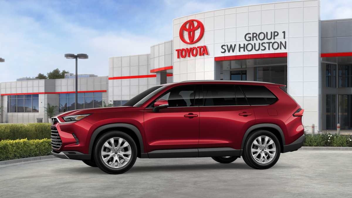 2026 Toyota Grand Highlander photo 21 of 27