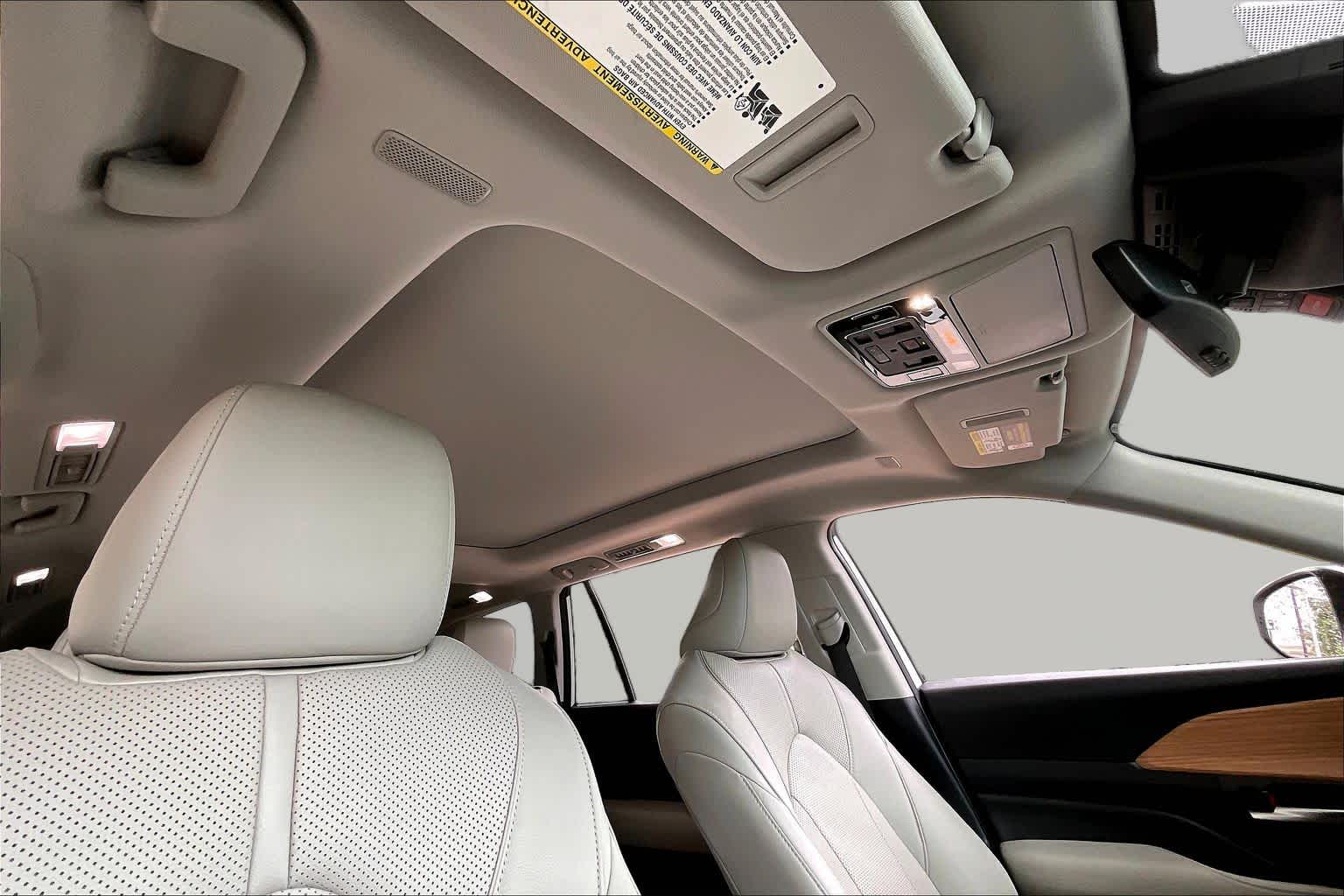 2025 Toyota Grand Highlander Limited Wind Chill Pearl at Group 1 Toyota Southwest