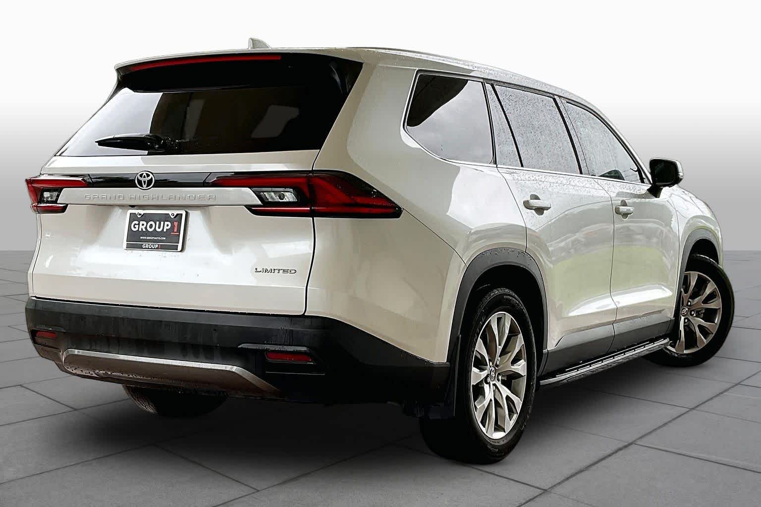 2025 Toyota Grand Highlander Limited Wind Chill Pearl at Group 1 Toyota Southwest