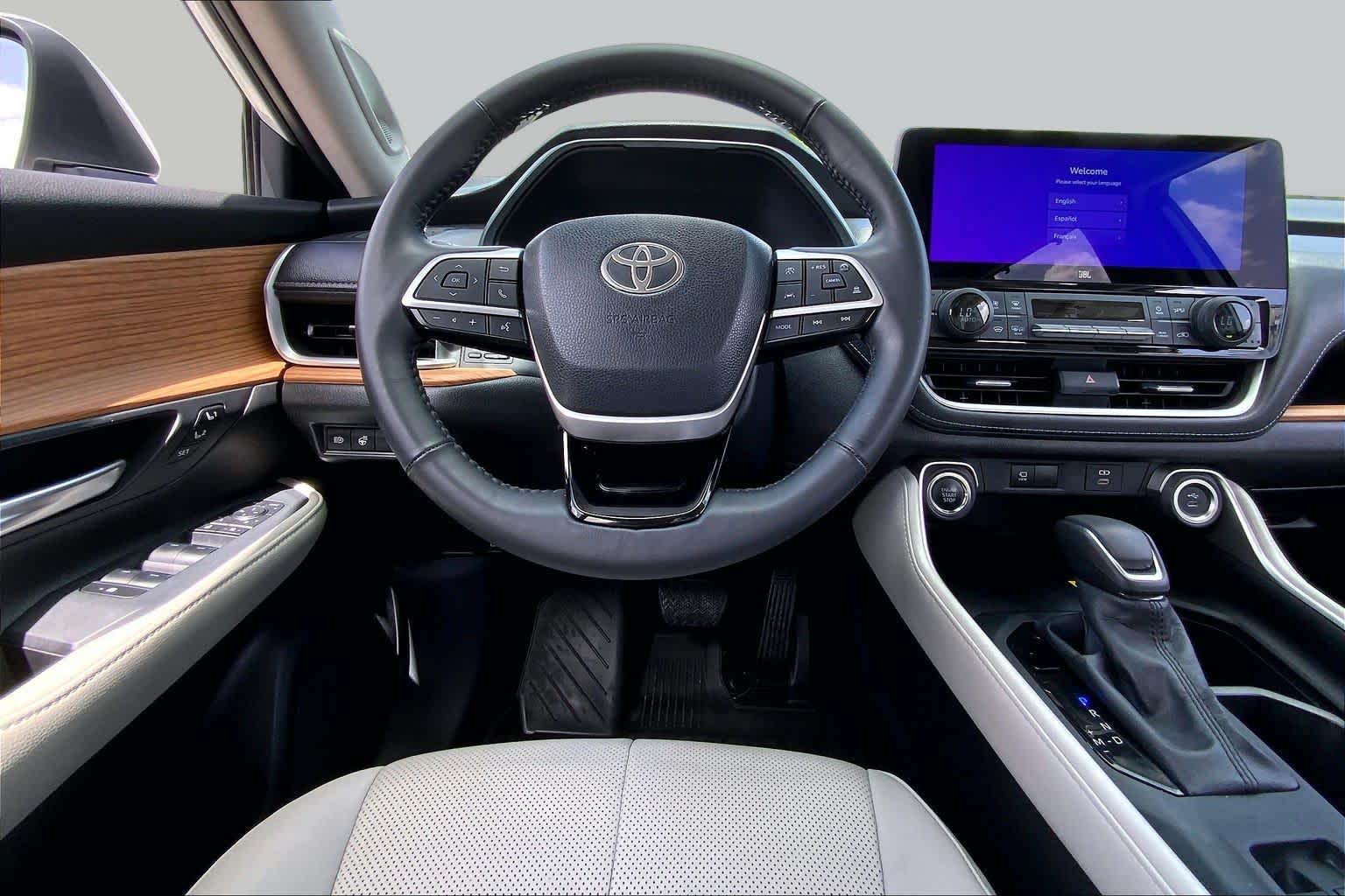 2025 Toyota Grand Highlander Limited Wind Chill Pearl at Group 1 Toyota Southwest