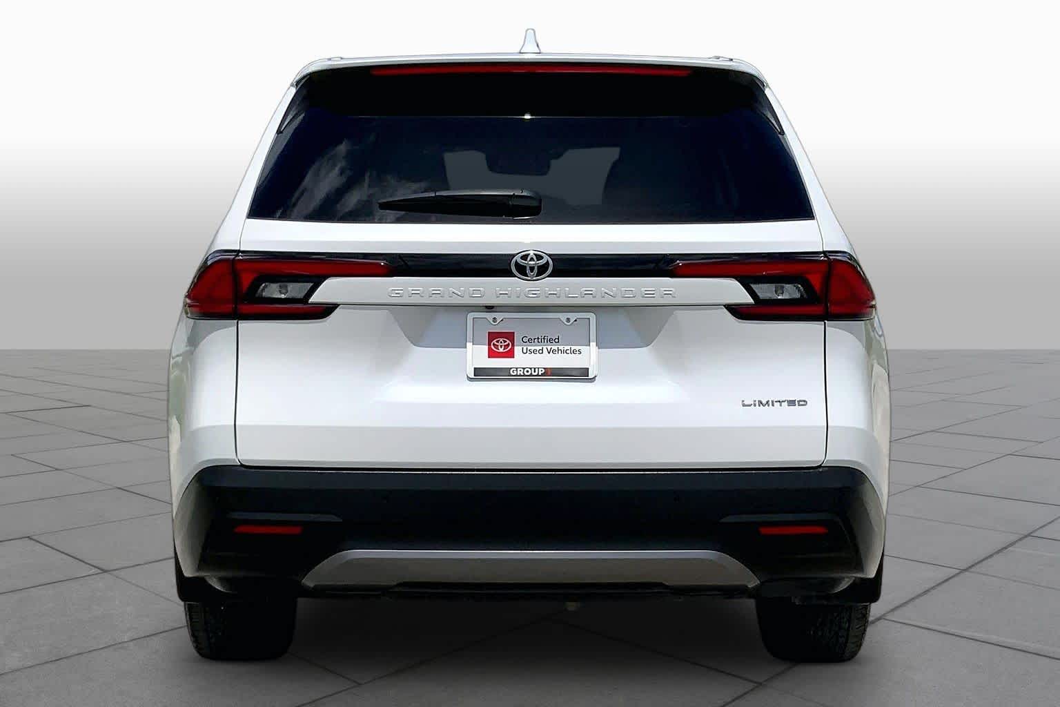 2025 Toyota Grand Highlander Limited Wind Chill Pearl at Group 1 Toyota Southwest