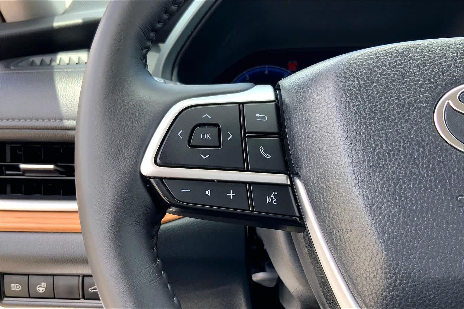 2025 Toyota Grand Highlander Limited Wind Chill Pearl at Group 1 Toyota Southwest