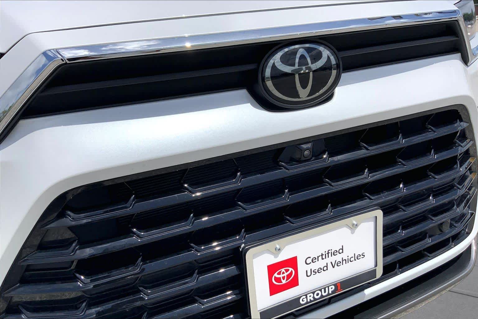 2025 Toyota Grand Highlander Limited Wind Chill Pearl at Group 1 Toyota Southwest