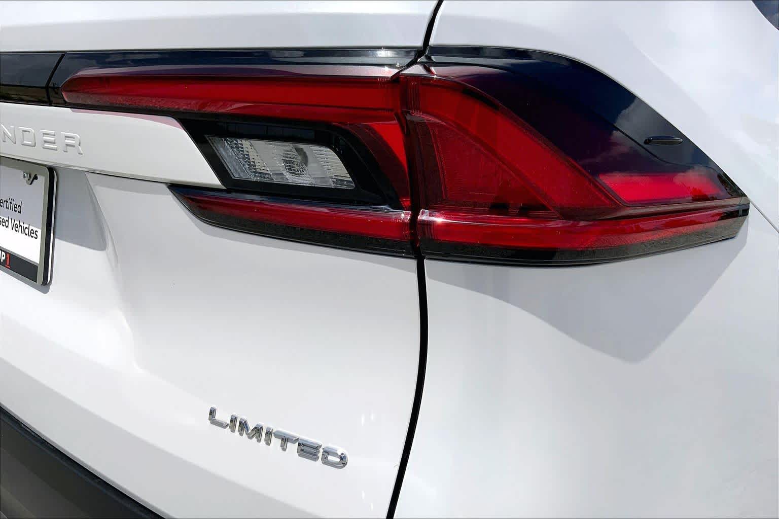 2025 Toyota Grand Highlander Limited Wind Chill Pearl at Group 1 Toyota Southwest
