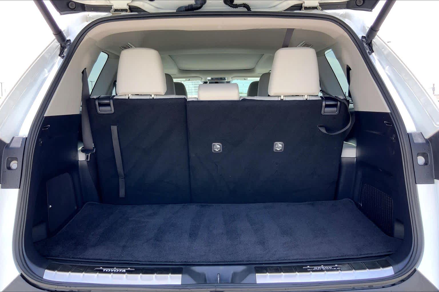 2025 Toyota Grand Highlander Limited Wind Chill Pearl at Group 1 Toyota Southwest
