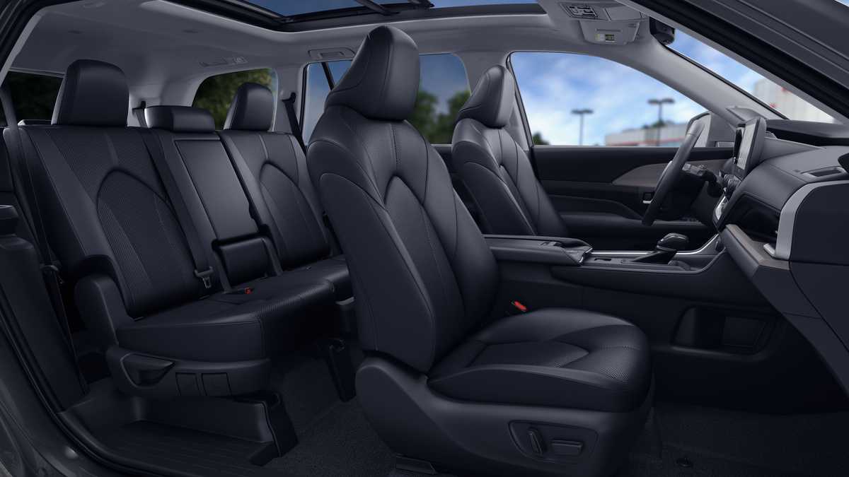 2026 Toyota Grand Highlander photo 26 of 28