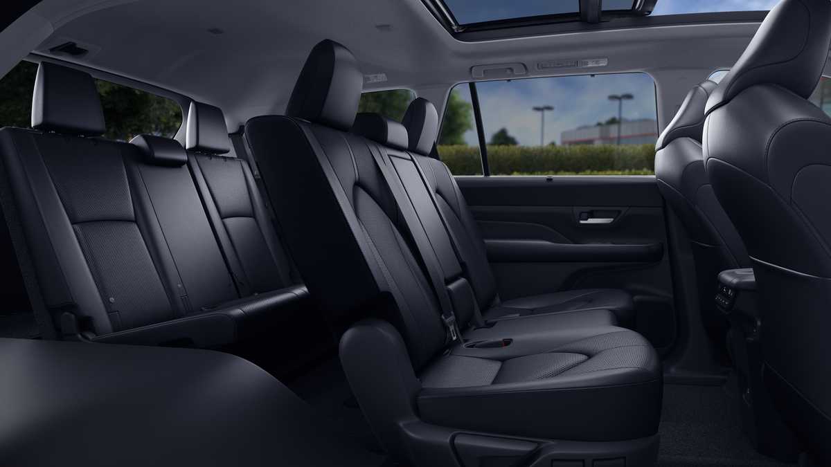 2026 Toyota Grand Highlander photo 27 of 28