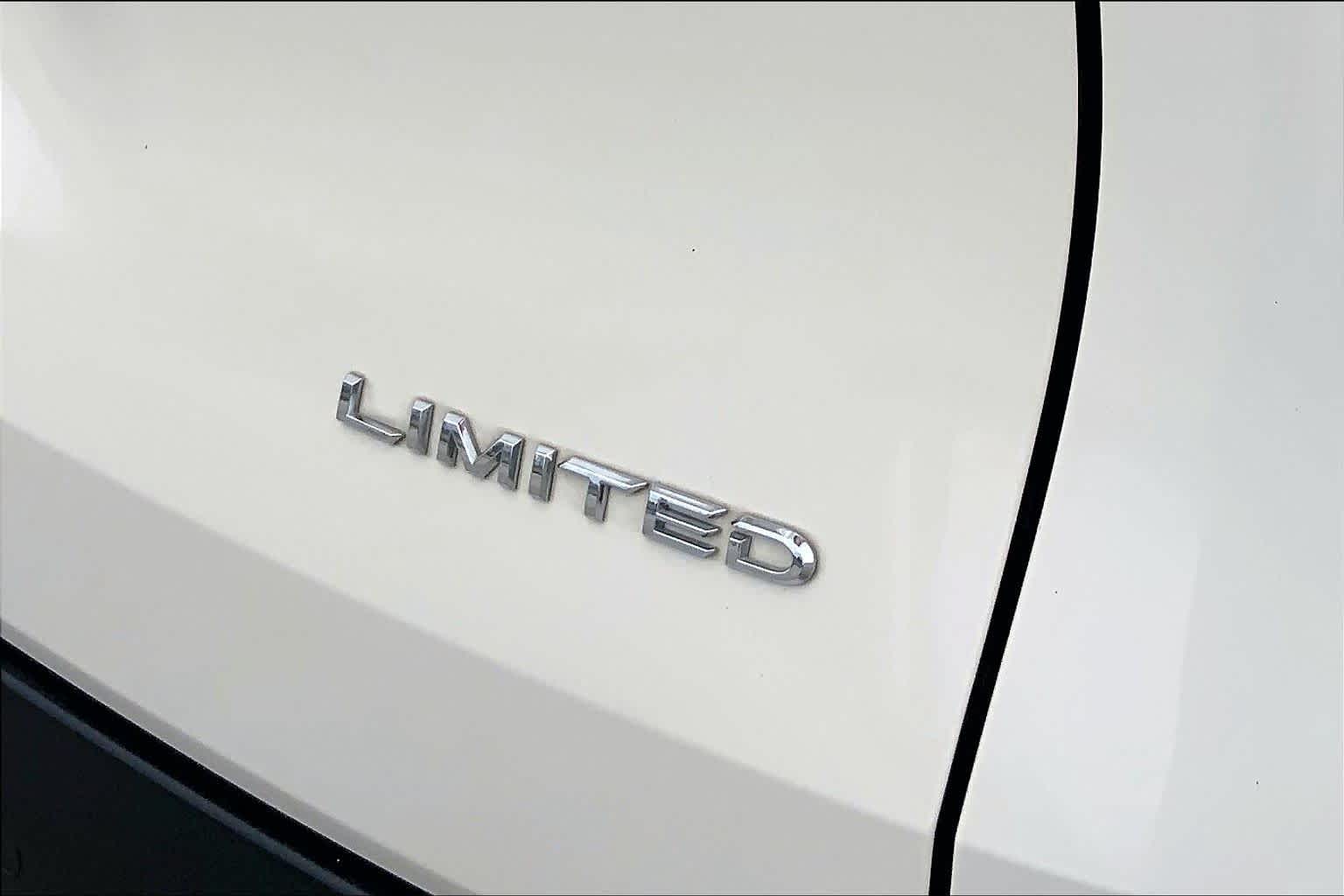 2024 Toyota Grand Highlander Limited Coastal Cream at Group 1 Toyota Southwest