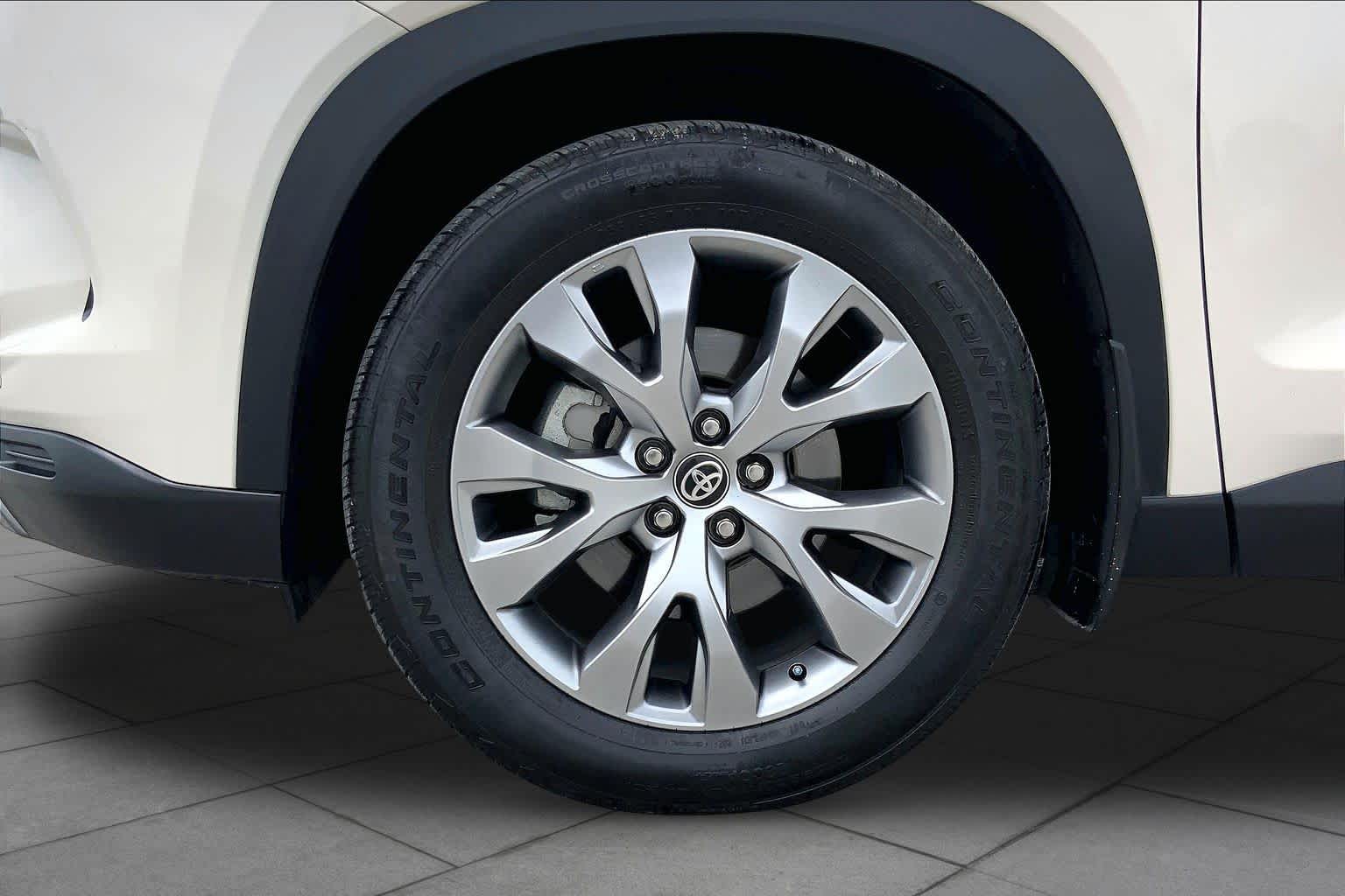 2024 Toyota Grand Highlander Limited Coastal Cream at Group 1 Toyota Southwest