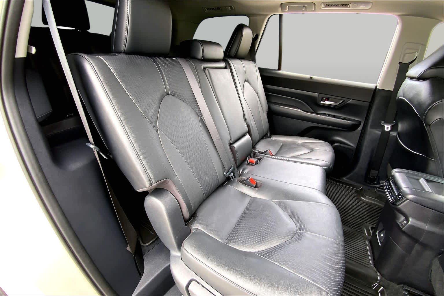 2024 Toyota Grand Highlander Limited Coastal Cream at Group 1 Toyota Southwest