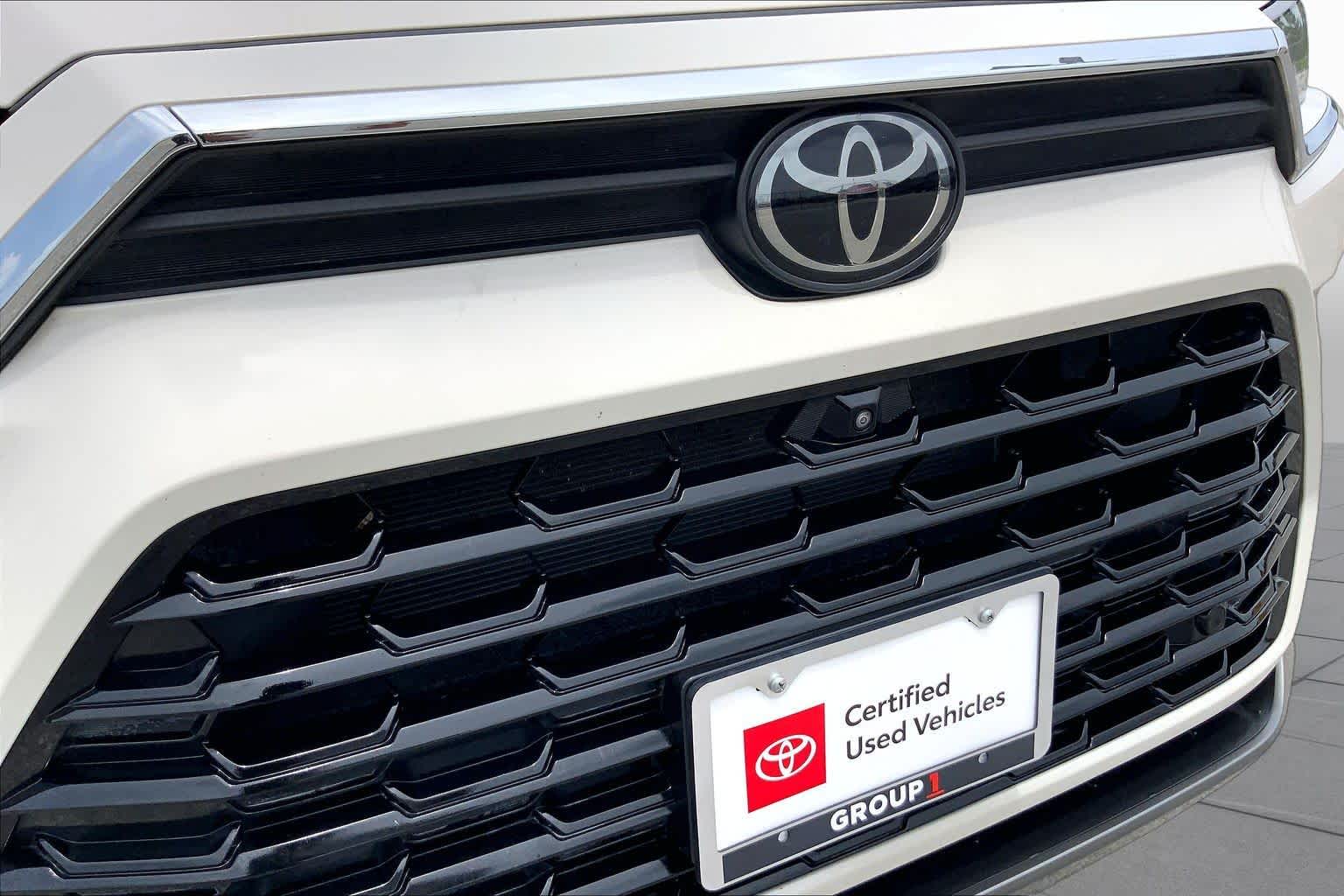 2024 Toyota Grand Highlander Limited Coastal Cream at Group 1 Toyota Southwest