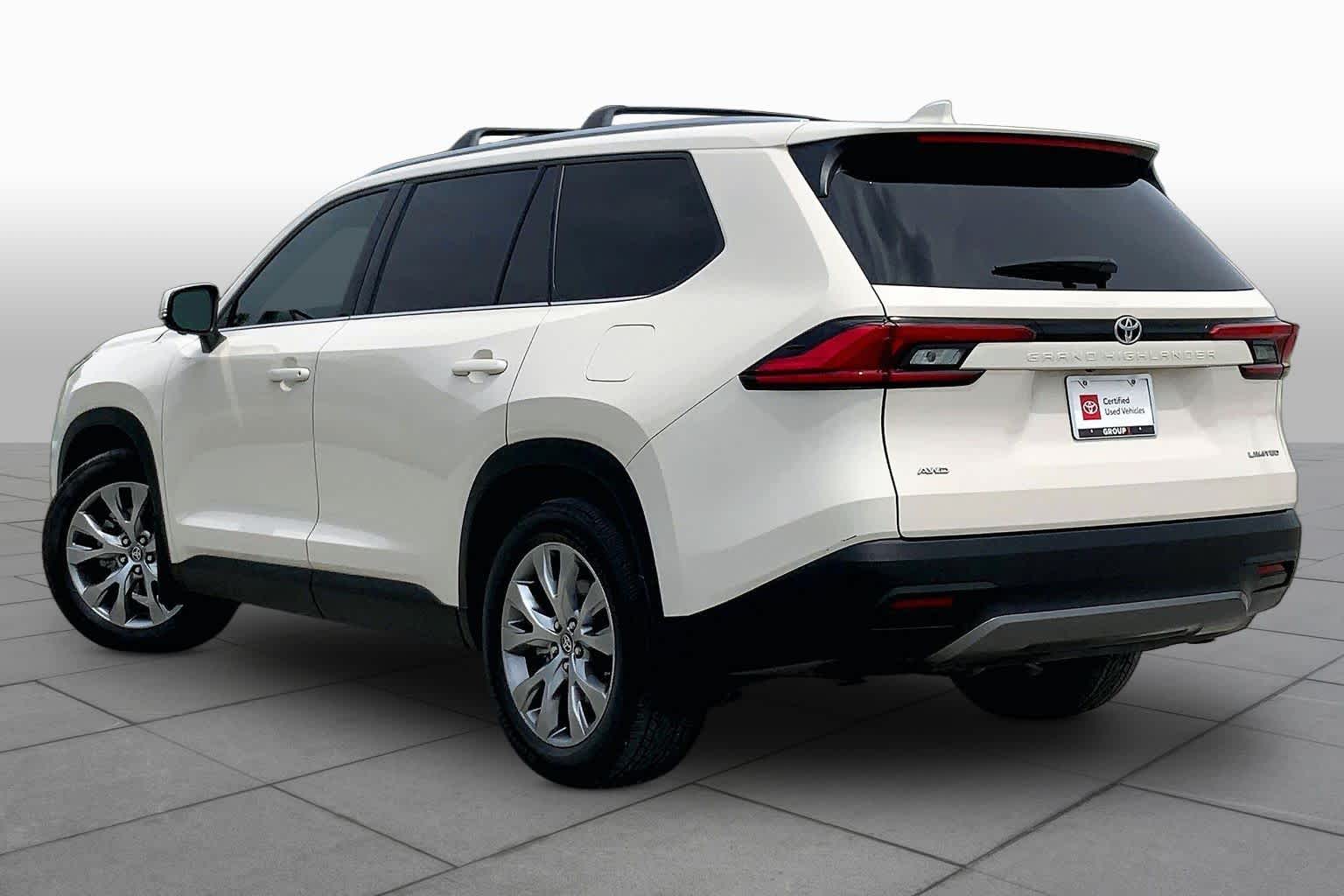 2024 Toyota Grand Highlander Limited Coastal Cream at Group 1 Toyota Southwest