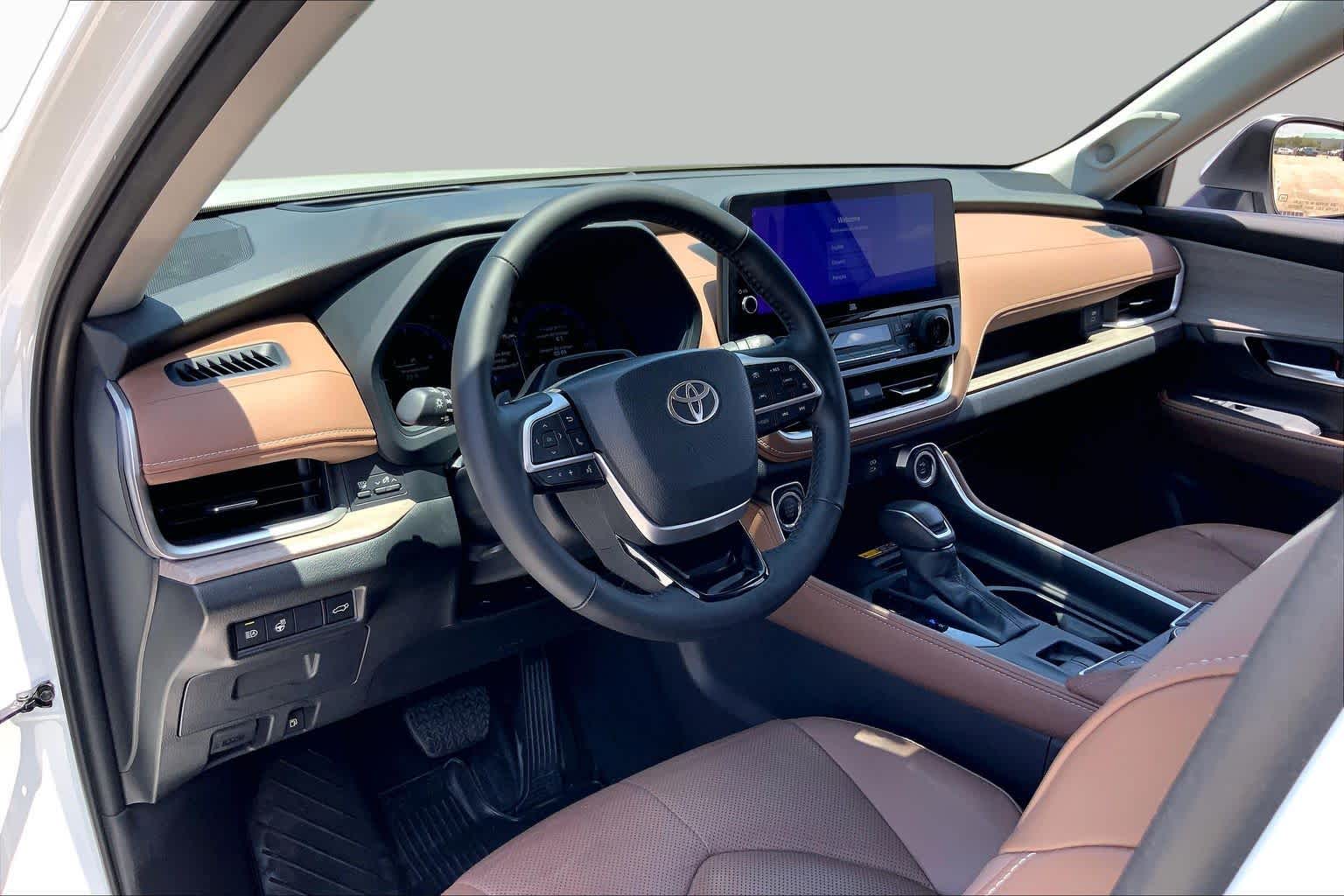 2026 Toyota Grand Highlander Platinum Wind Chill Pearl at Group 1 Toyota Southwest