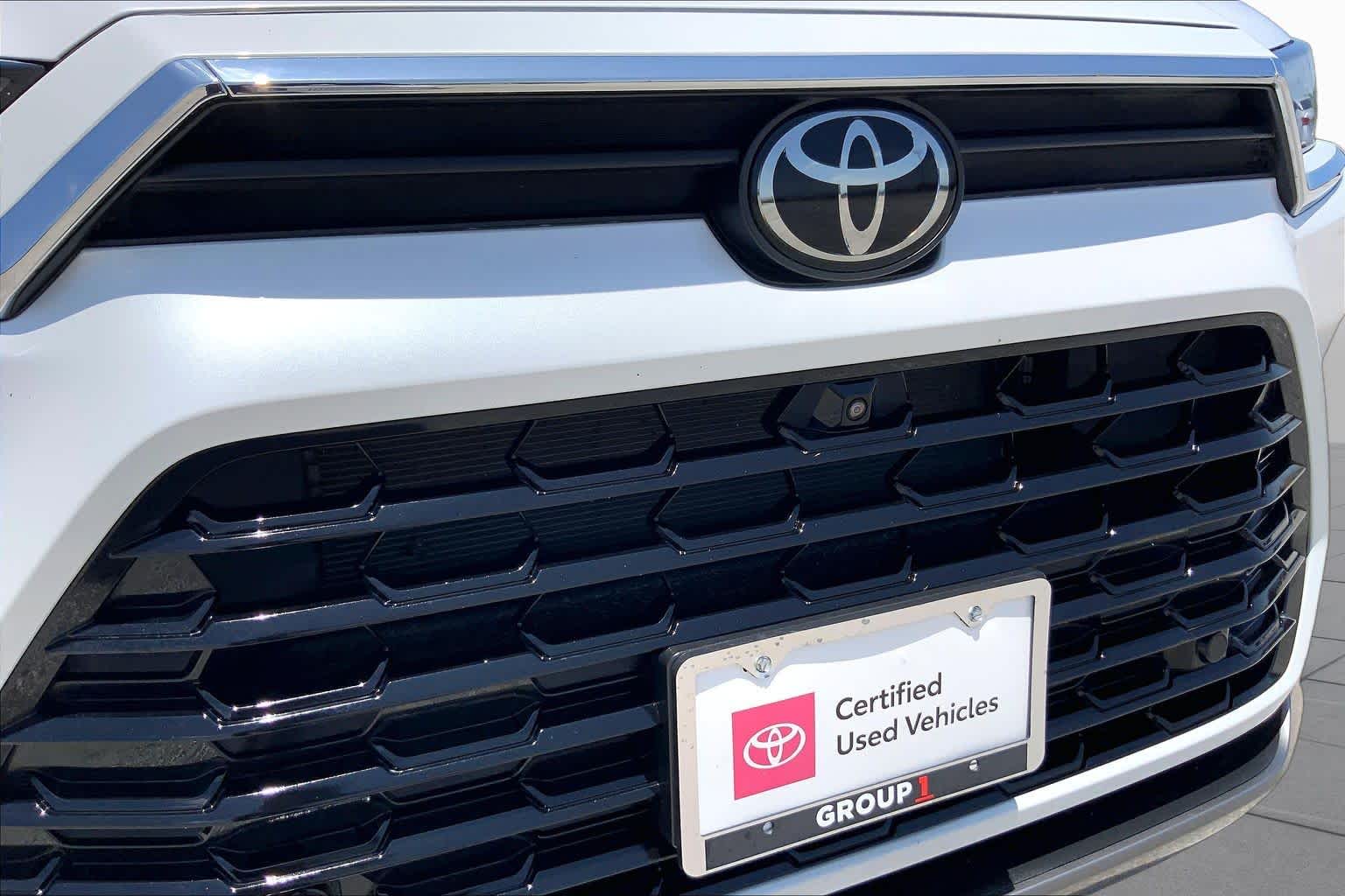 2026 Toyota Grand Highlander Platinum Wind Chill Pearl at Group 1 Toyota Southwest