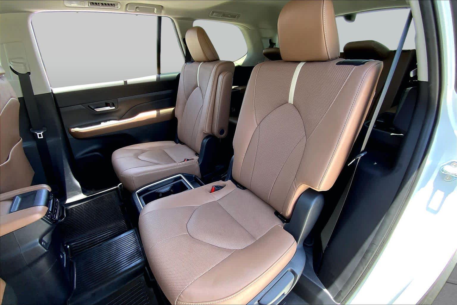 2026 Toyota Grand Highlander Platinum Wind Chill Pearl at Group 1 Toyota Southwest
