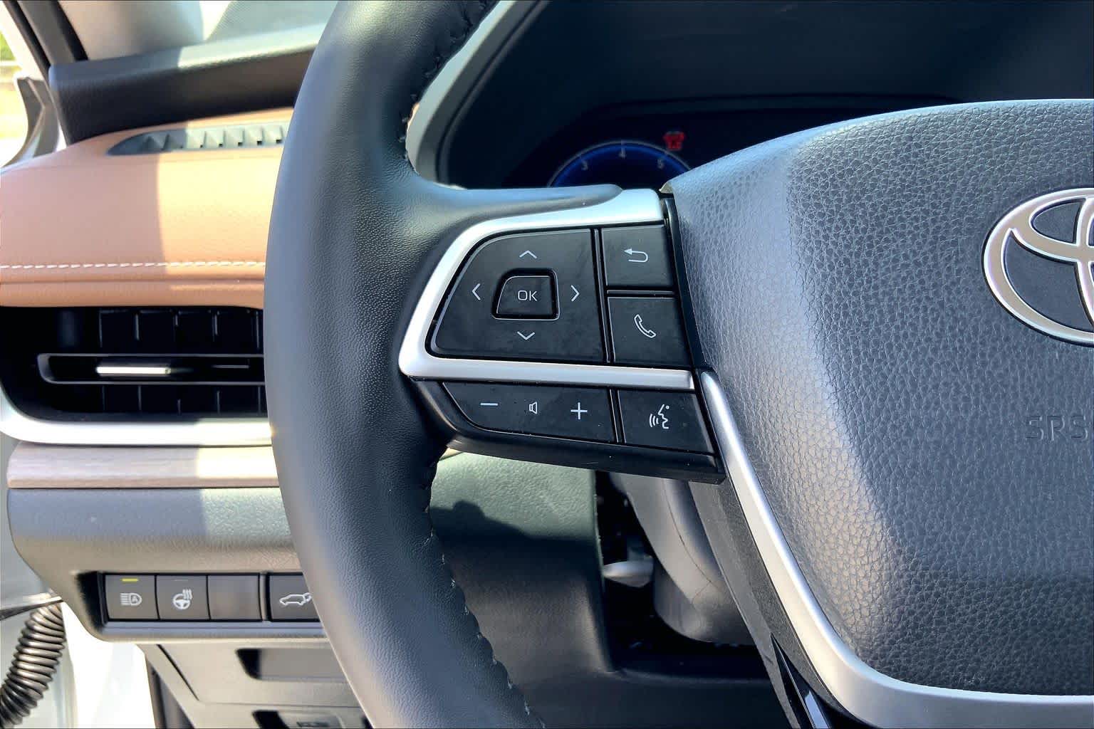 2026 Toyota Grand Highlander Platinum Wind Chill Pearl at Group 1 Toyota Southwest