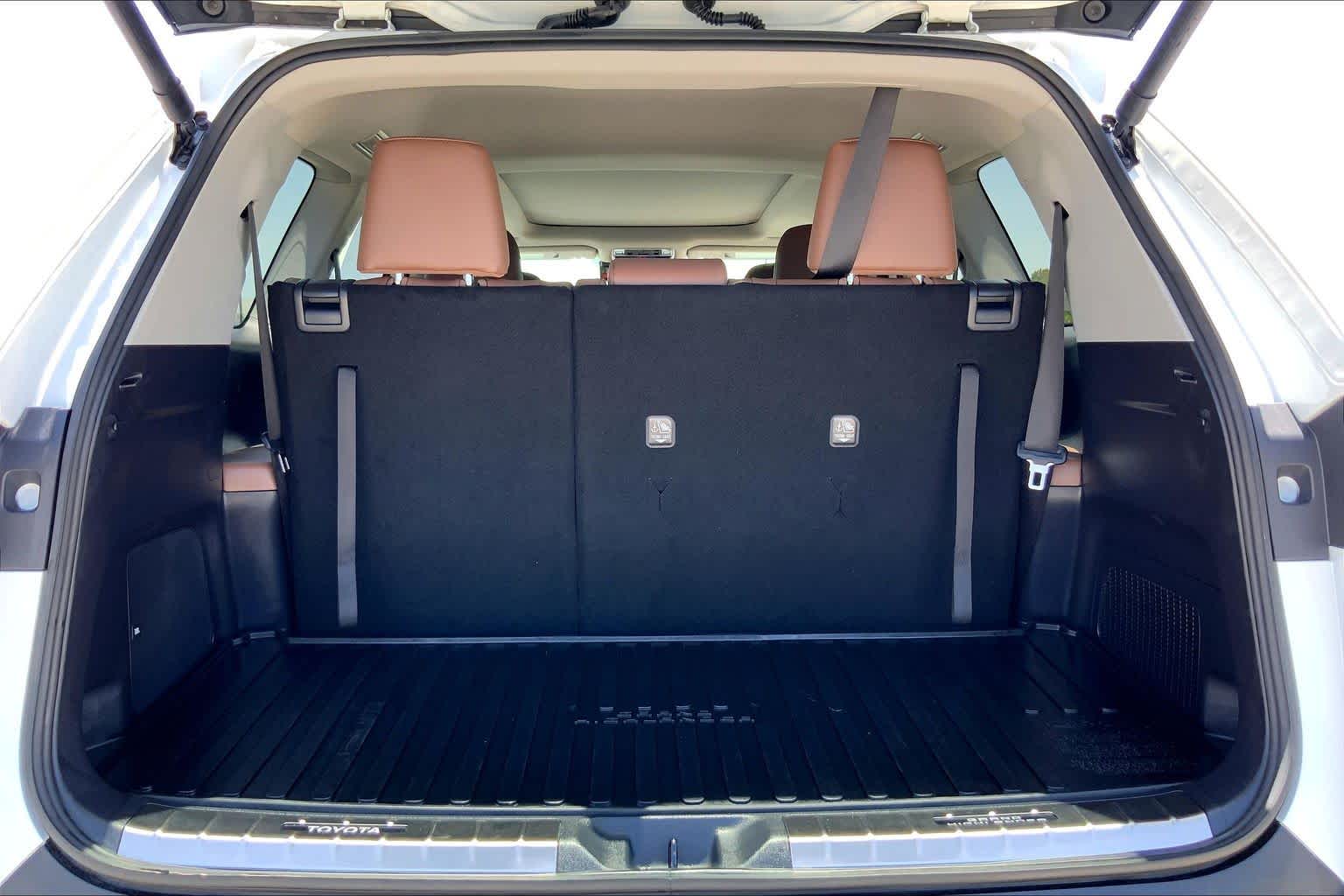 2026 Toyota Grand Highlander Platinum Wind Chill Pearl at Group 1 Toyota Southwest