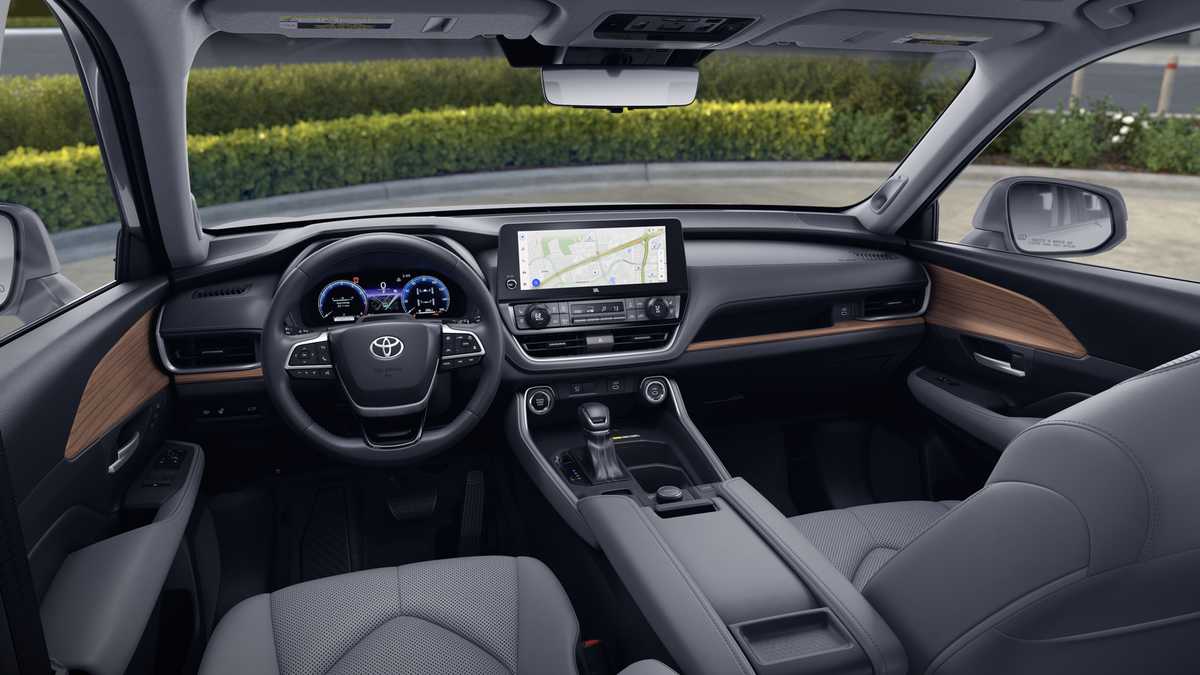 2026 Toyota Grand Highlander photo 30 of 33