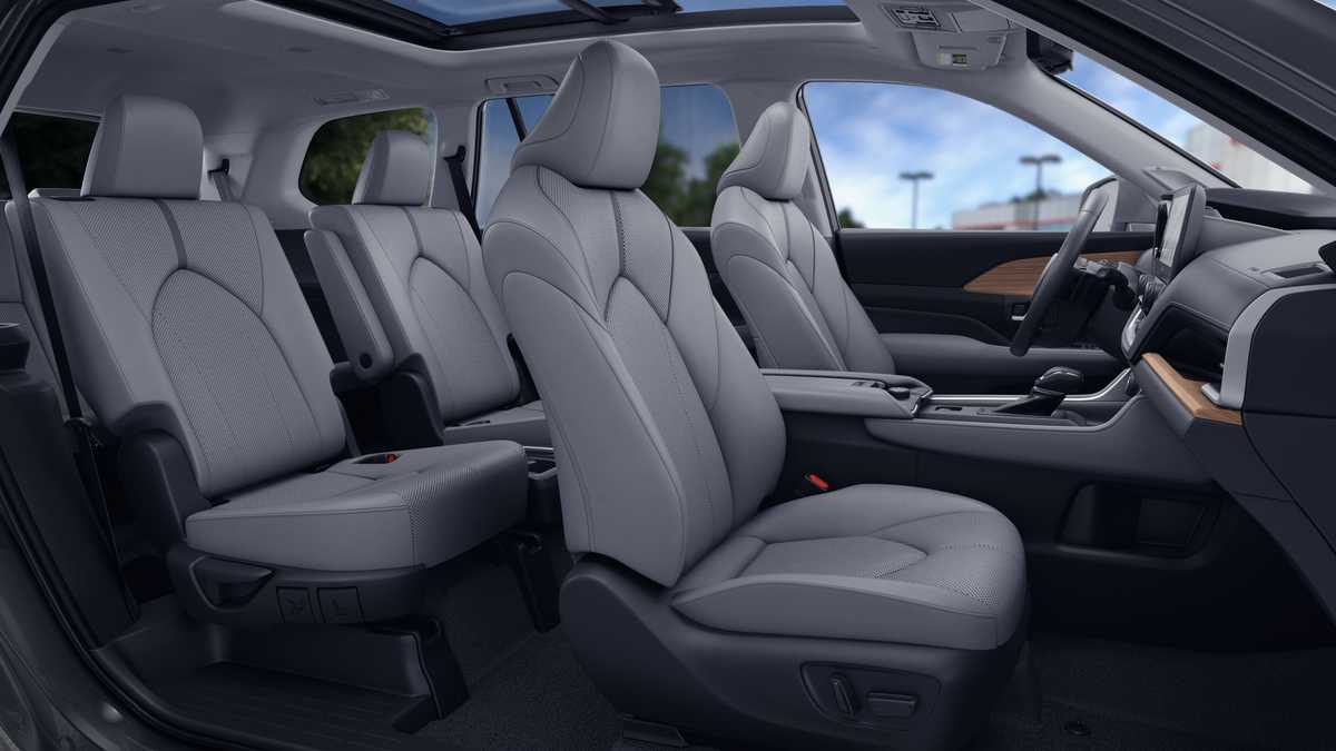 2026 Toyota Grand Highlander photo 31 of 33