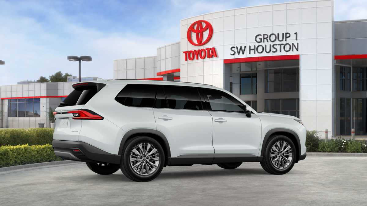 2026 Toyota Grand Highlander photo 24 of 33