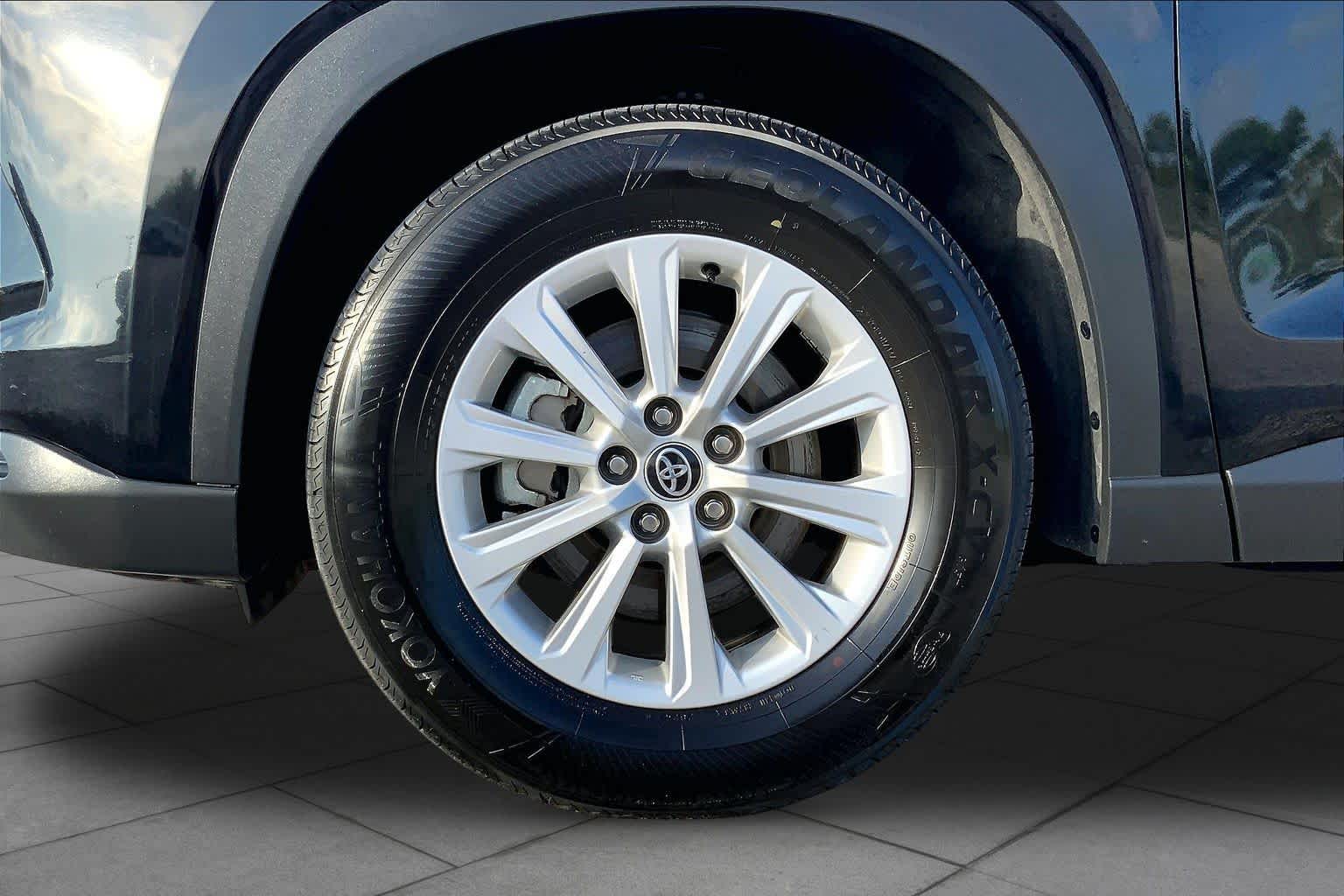 2025 Toyota Grand Highlander XLE Midnight Black Metallic at Group 1 Toyota Southwest