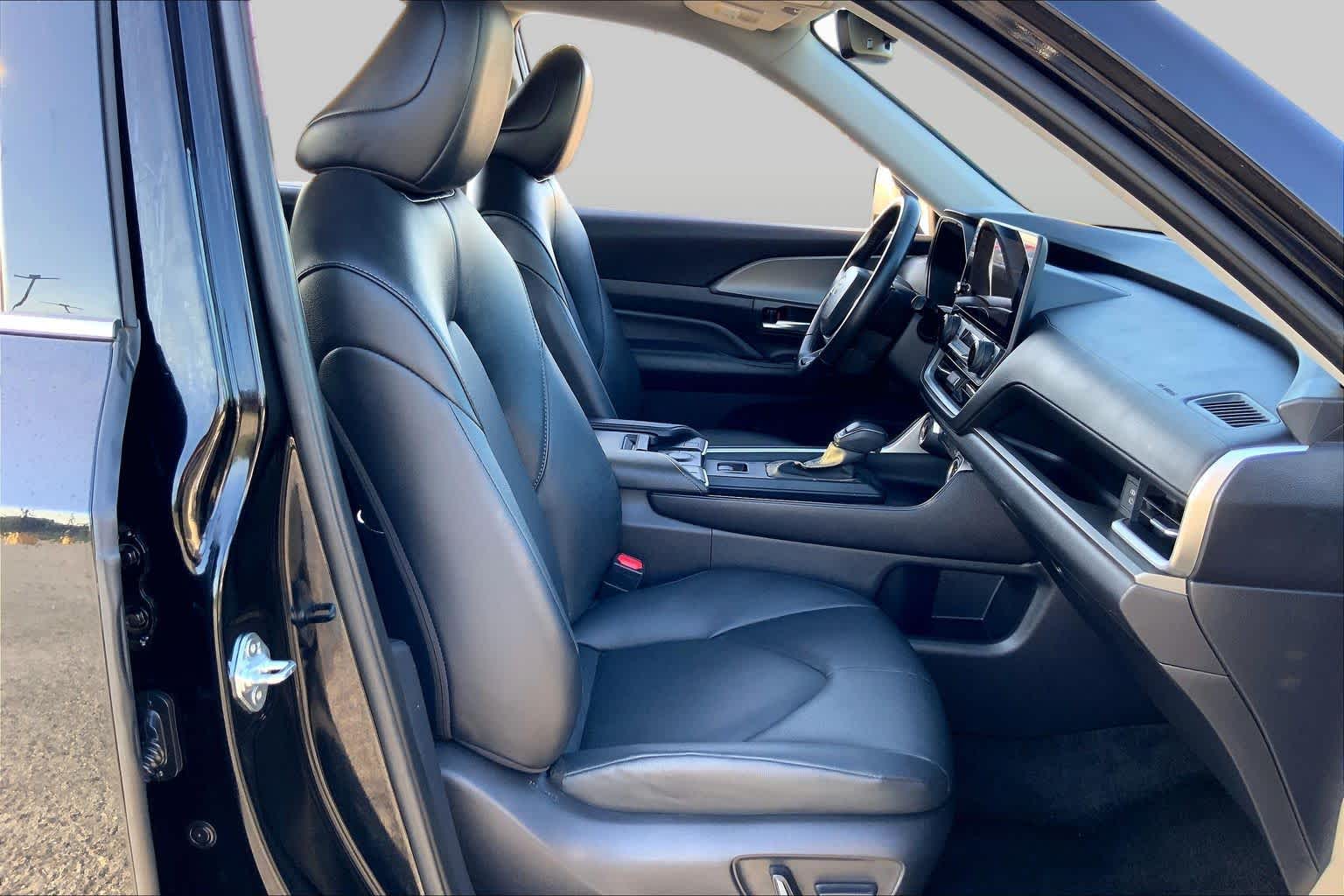 2025 Toyota Grand Highlander XLE Midnight Black Metallic at Group 1 Toyota Southwest