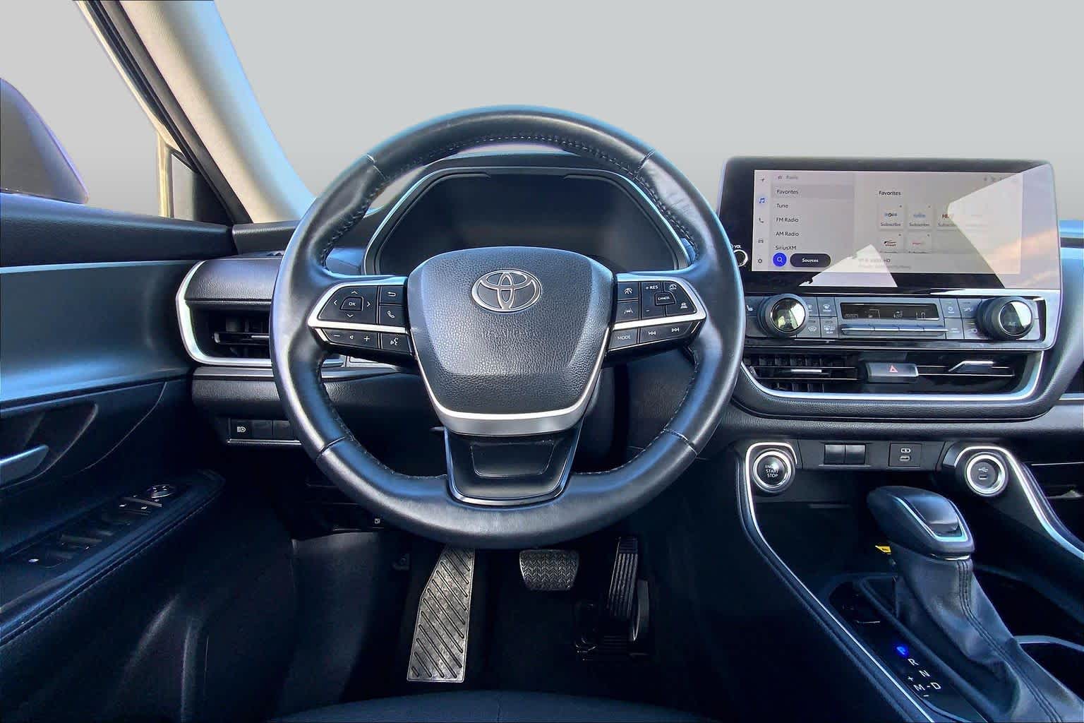 2025 Toyota Grand Highlander photo 6 of 36