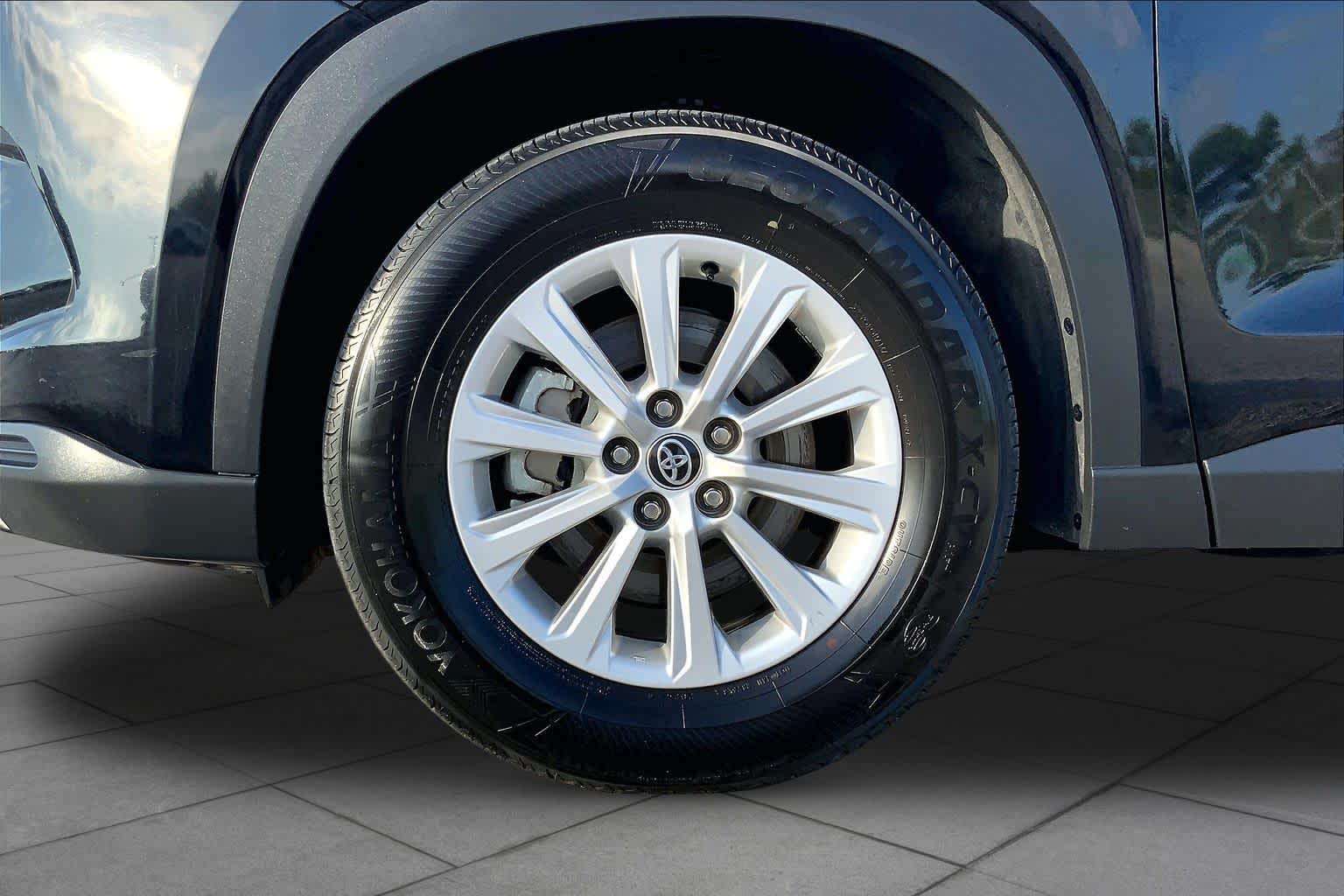 2025 Toyota Grand Highlander photo 11 of 36
