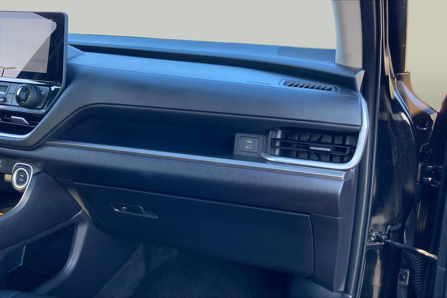 2025 Toyota Grand Highlander photo 18 of 36
