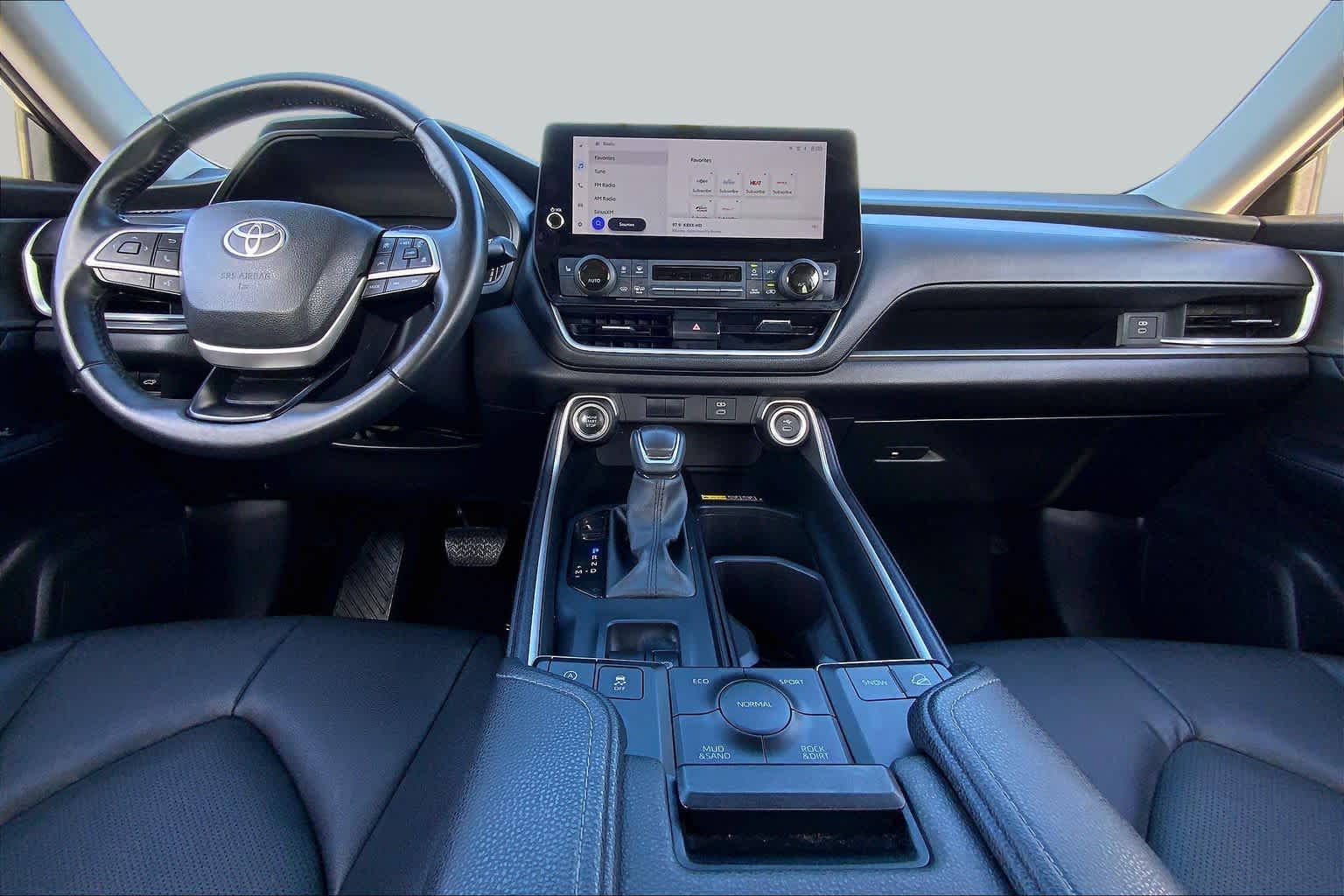 2025 Toyota Grand Highlander photo 15 of 36