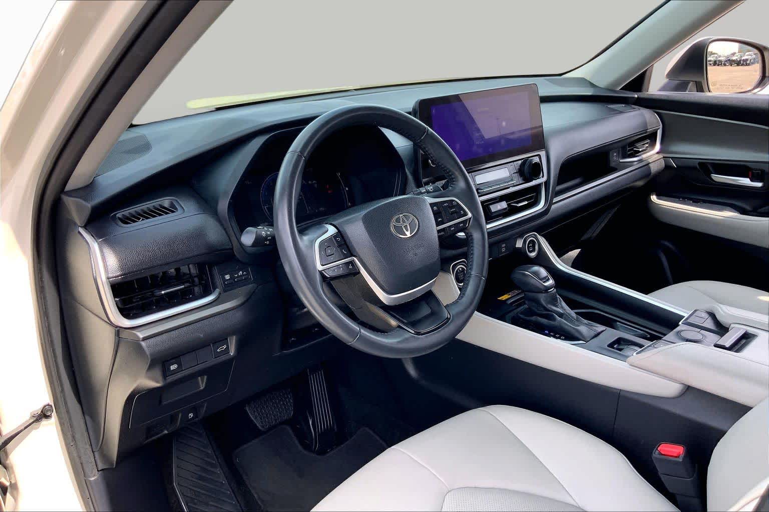 2024 Toyota Grand Highlander XLE Coastal Cream at Texan GMC Buick