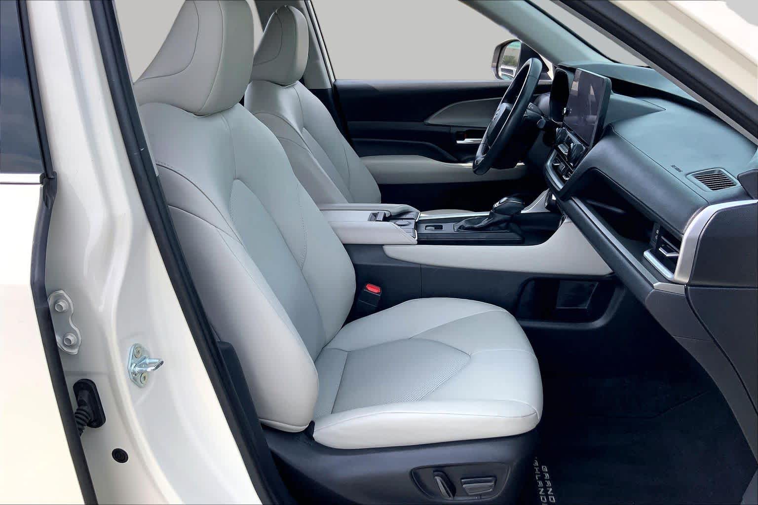 2024 Toyota Grand Highlander XLE Coastal Cream at Texan GMC Buick