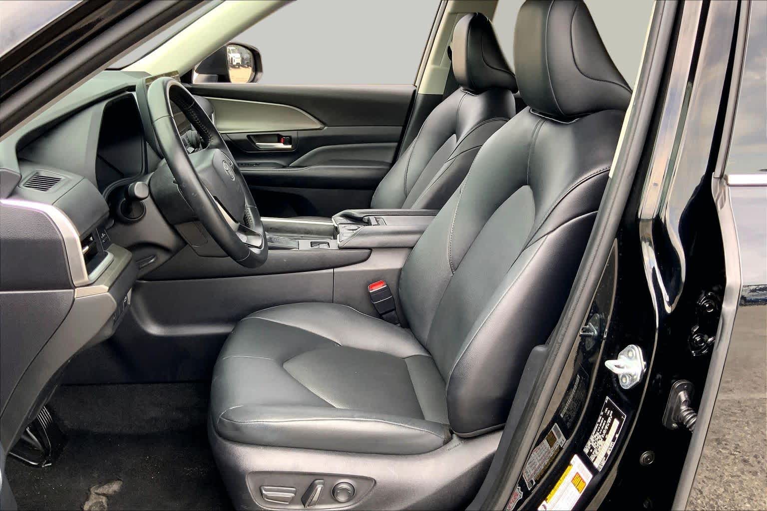 2025 Toyota Grand Highlander XLE Midnight Black Metallic at Group 1 Toyota Southwest