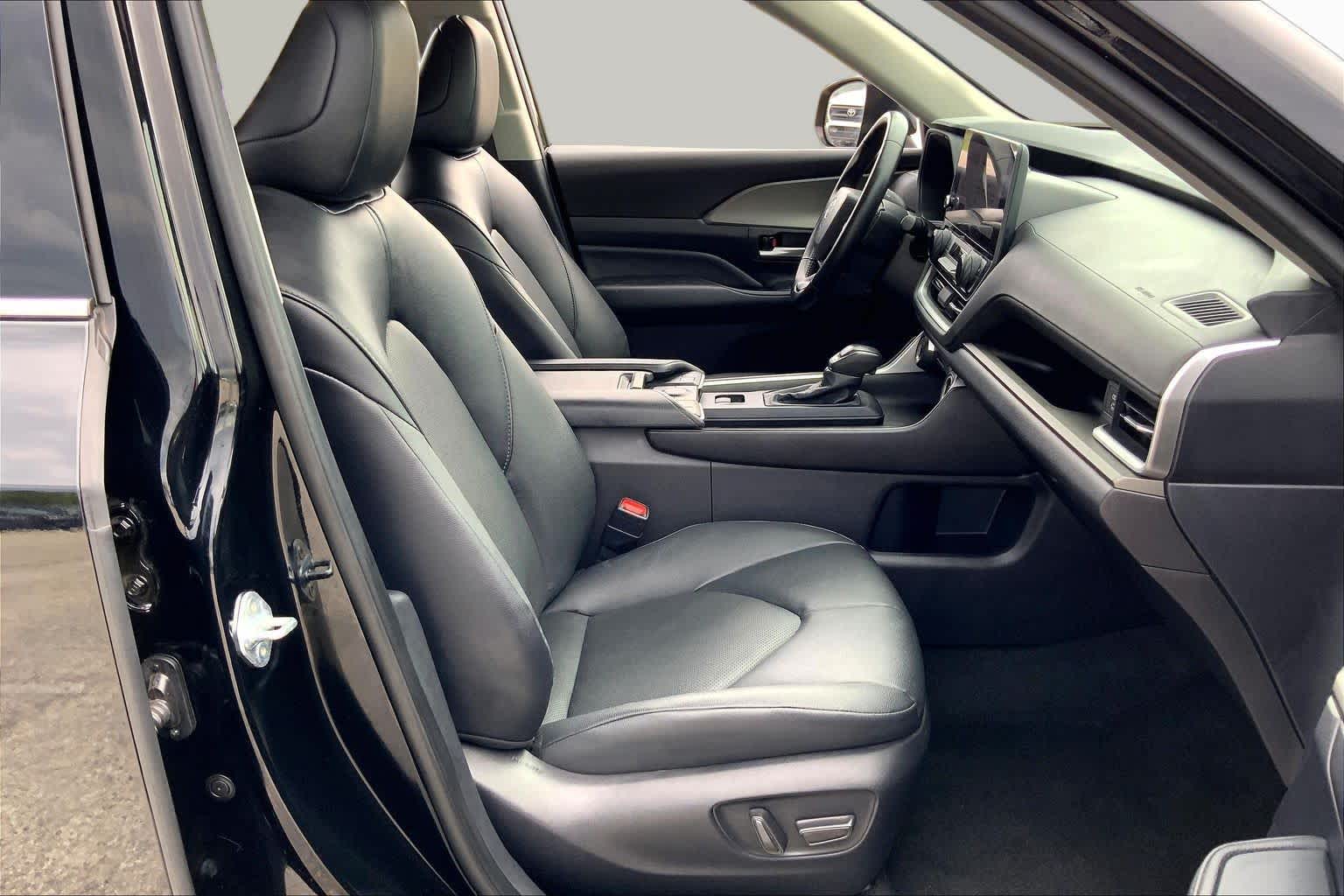 2025 Toyota Grand Highlander XLE Midnight Black Metallic at Group 1 Toyota Southwest