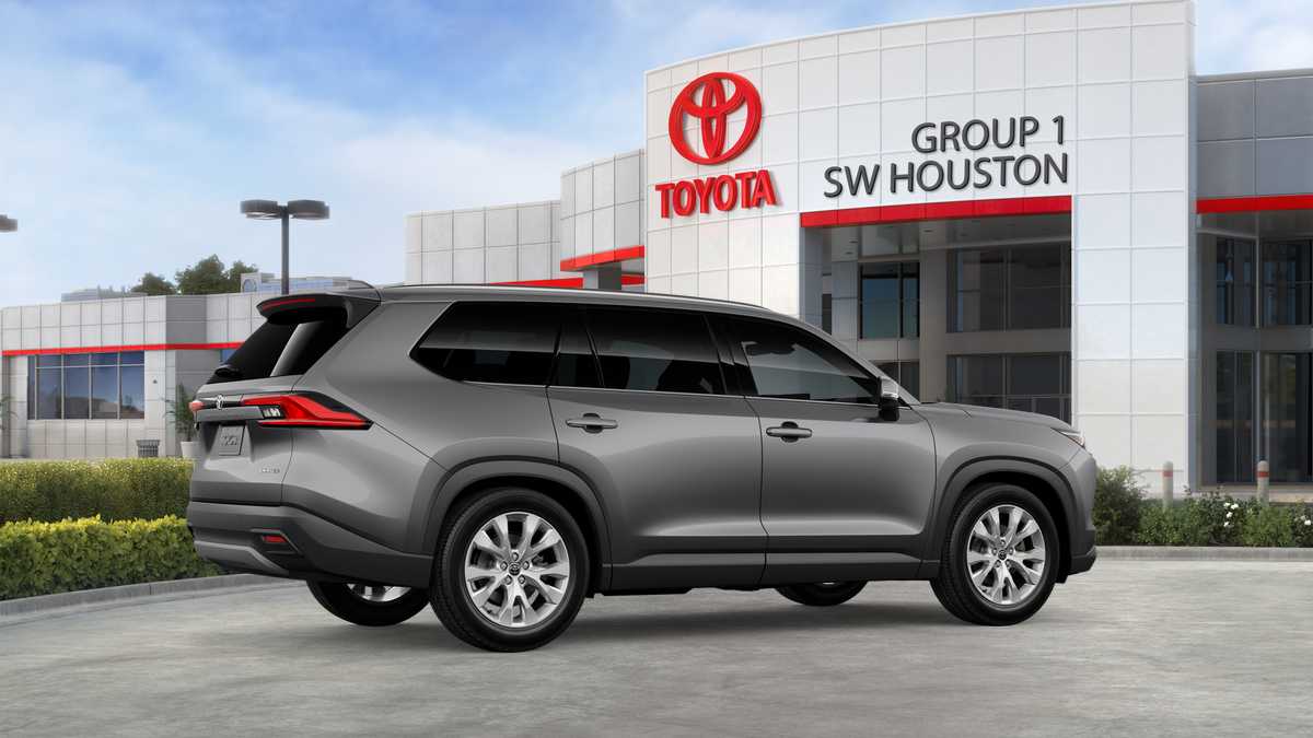 2026 Toyota Grand Highlander photo 26 of 32