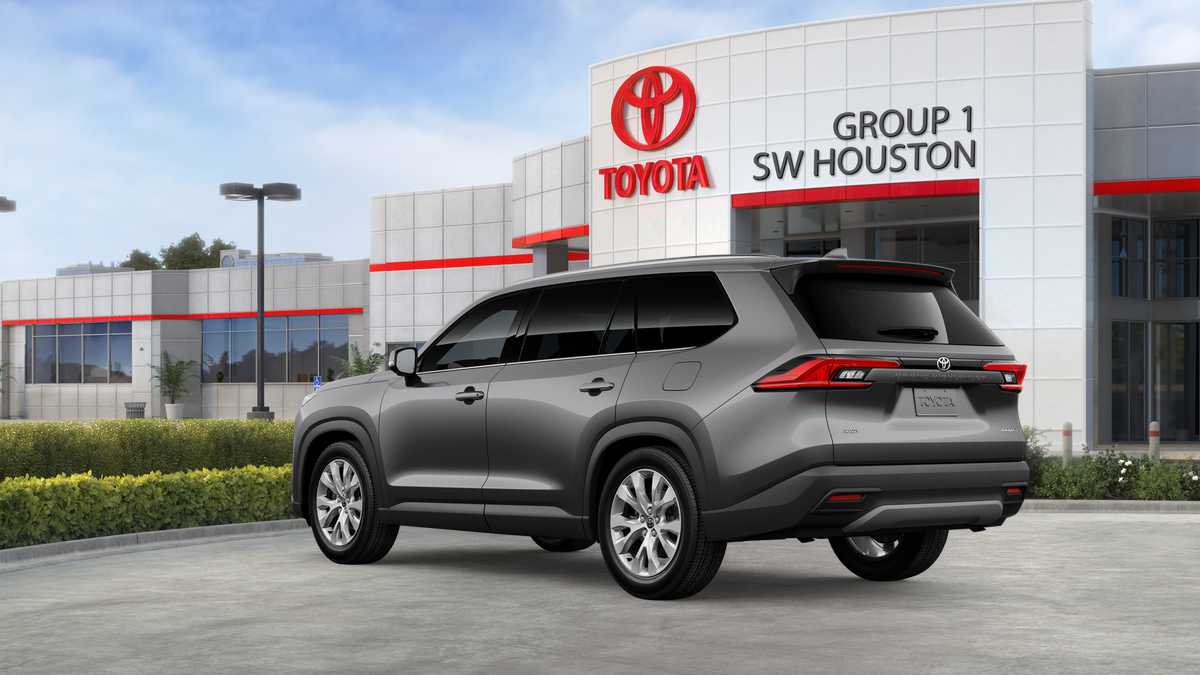 2026 Toyota Grand Highlander photo 23 of 32