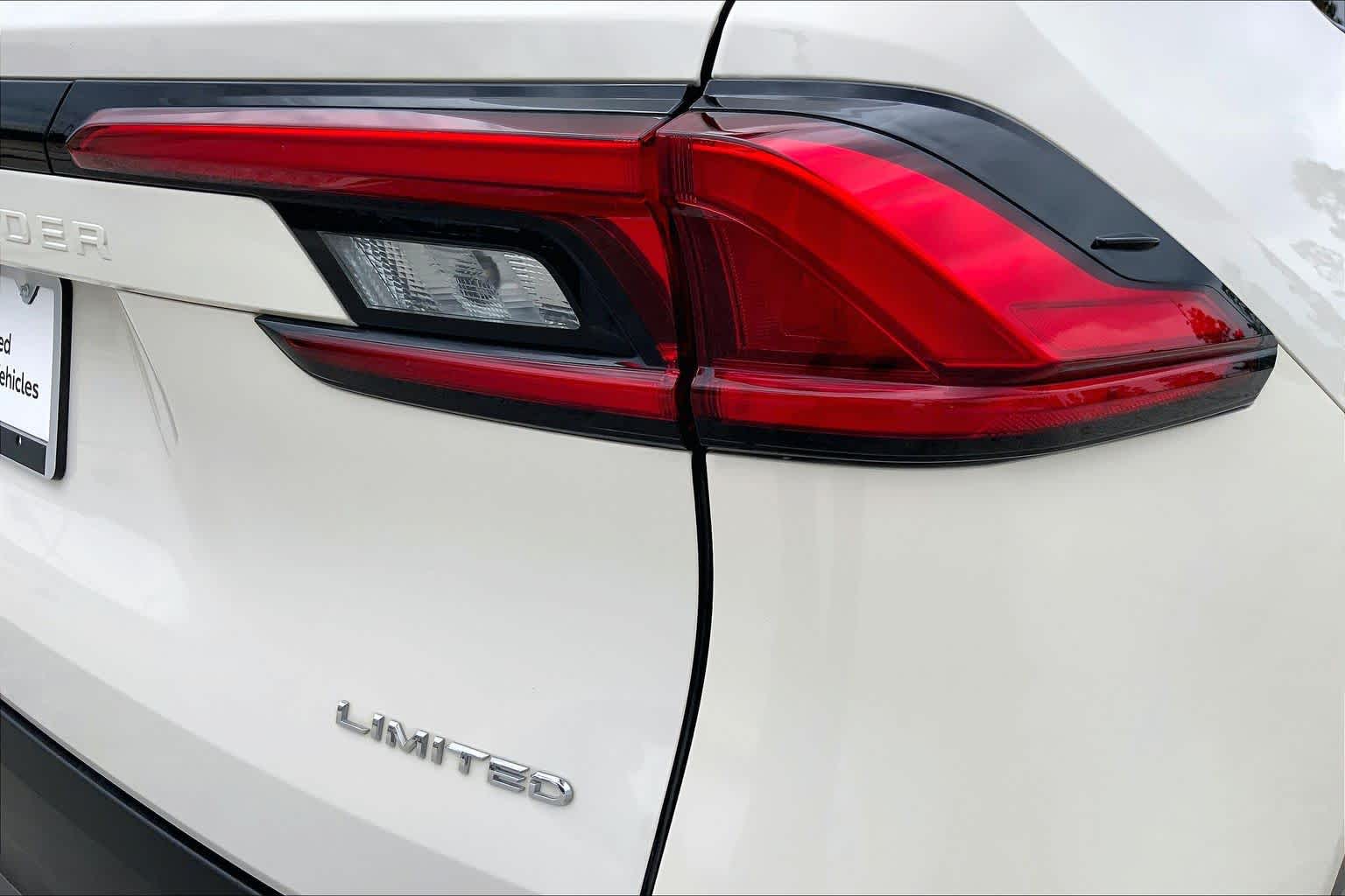 2024 Toyota Grand Highlander Hybrid Limited Coastal Cream at Group 1 Toyota Southwest