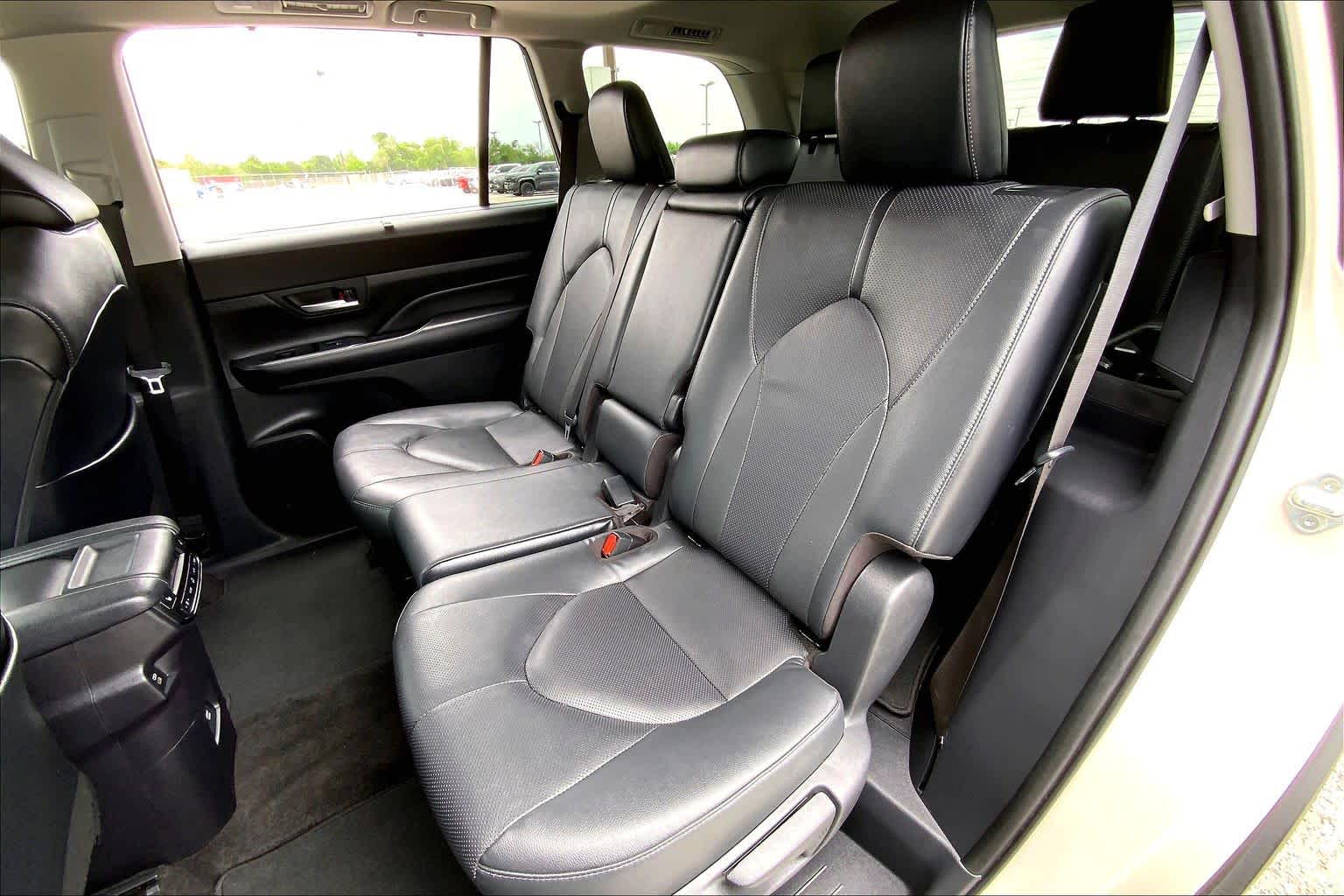 2024 Toyota Grand Highlander Hybrid Limited Coastal Cream at Group 1 Toyota Southwest